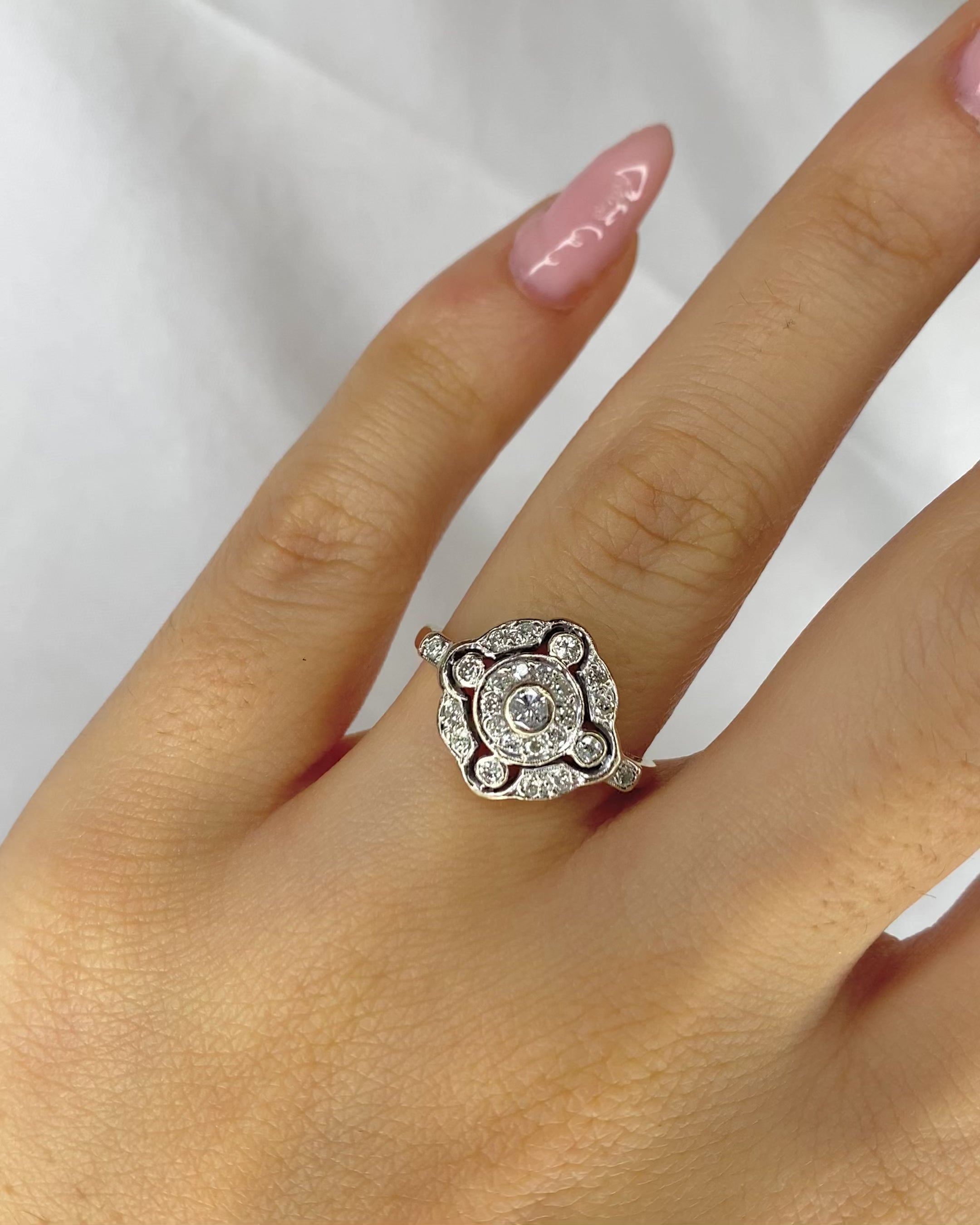 Bague Style Art Déco 25 Diamants "Véronica"