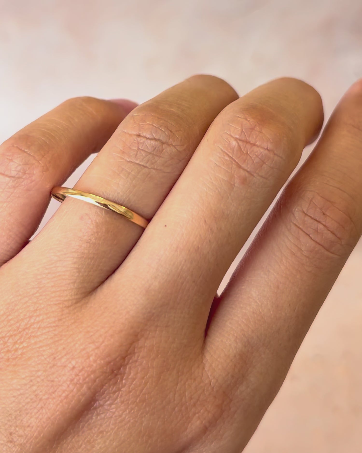 Alianza de oro amarillo de 18 quilates y 1,5 mm «Clovis»