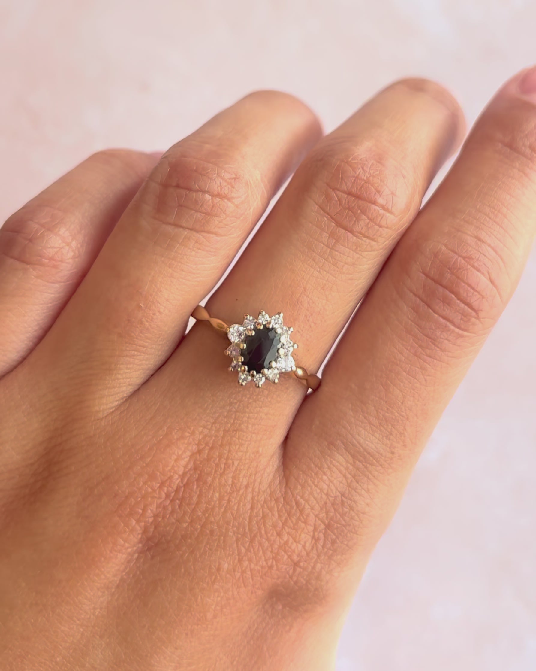 Anillo Marguerite Zafiro 0,70 quilates y diamantes "Huguette"
