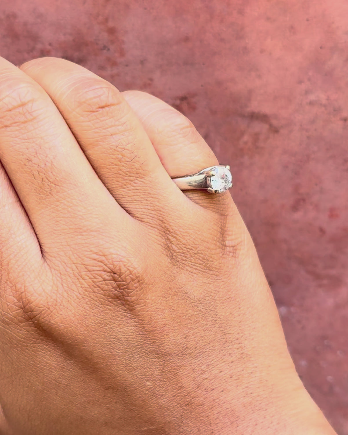 Anillo solitario con diamante de 0,96 quilates "Elisabeth"