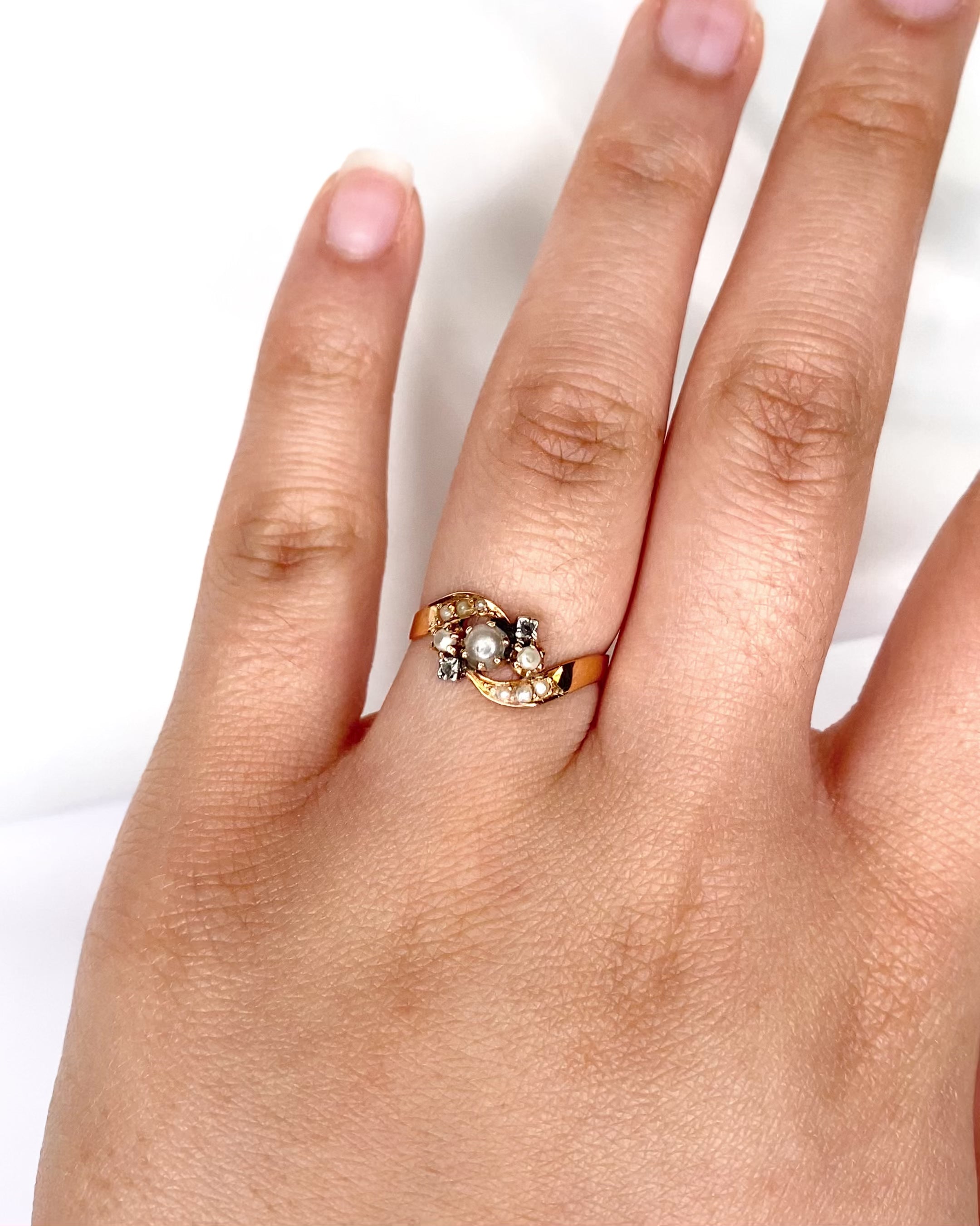 Bague Tourbillon Art Nouveau Perles &amp; Diamants "Liliana" - galeries 10.06