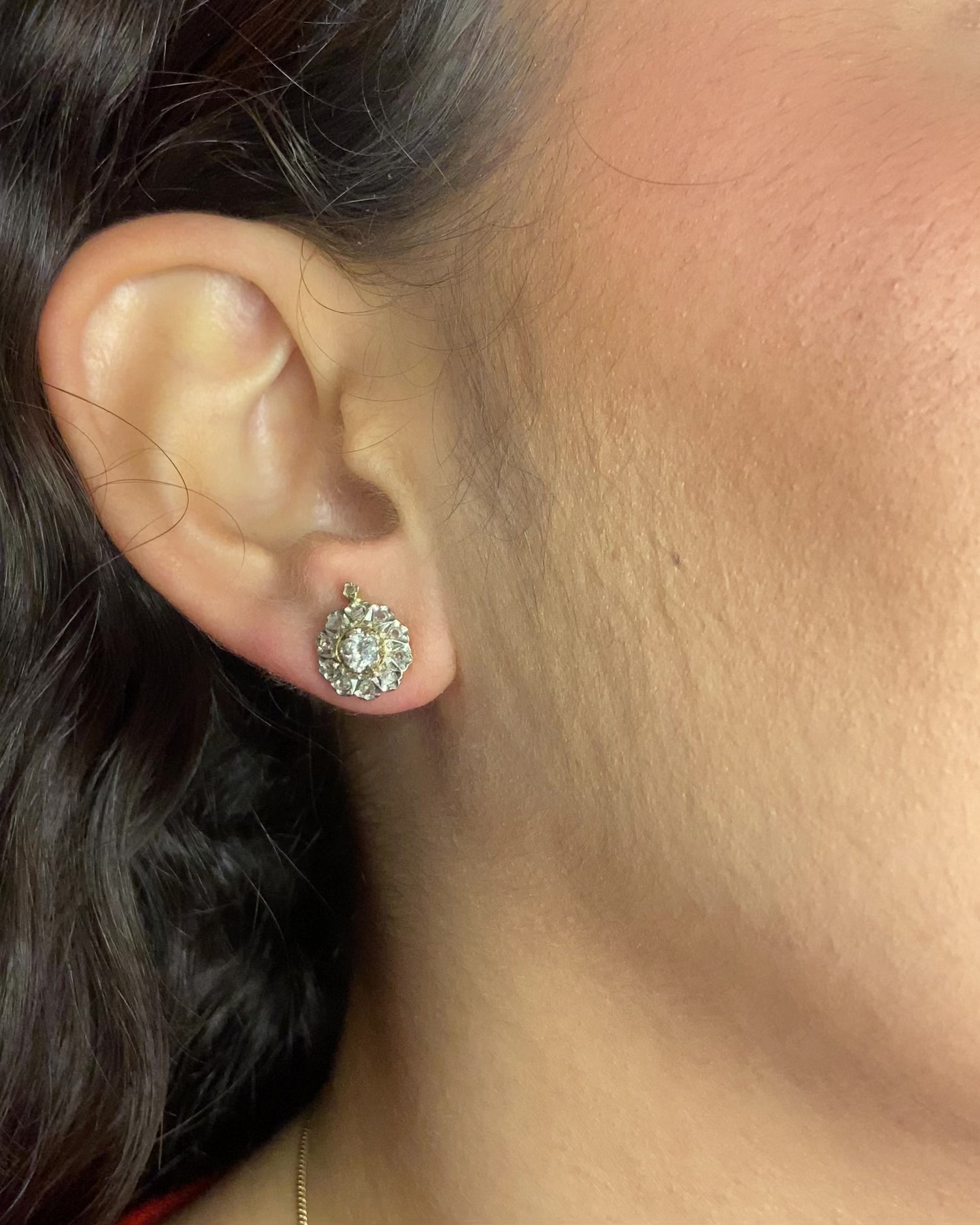 Pendientes de botón Margarita Principios del siglo XX Diamantes 0,64 quilates "Eka"