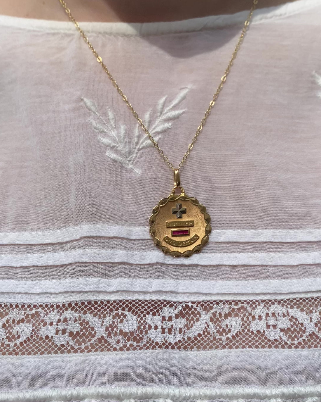 Pendentif Médaille D&