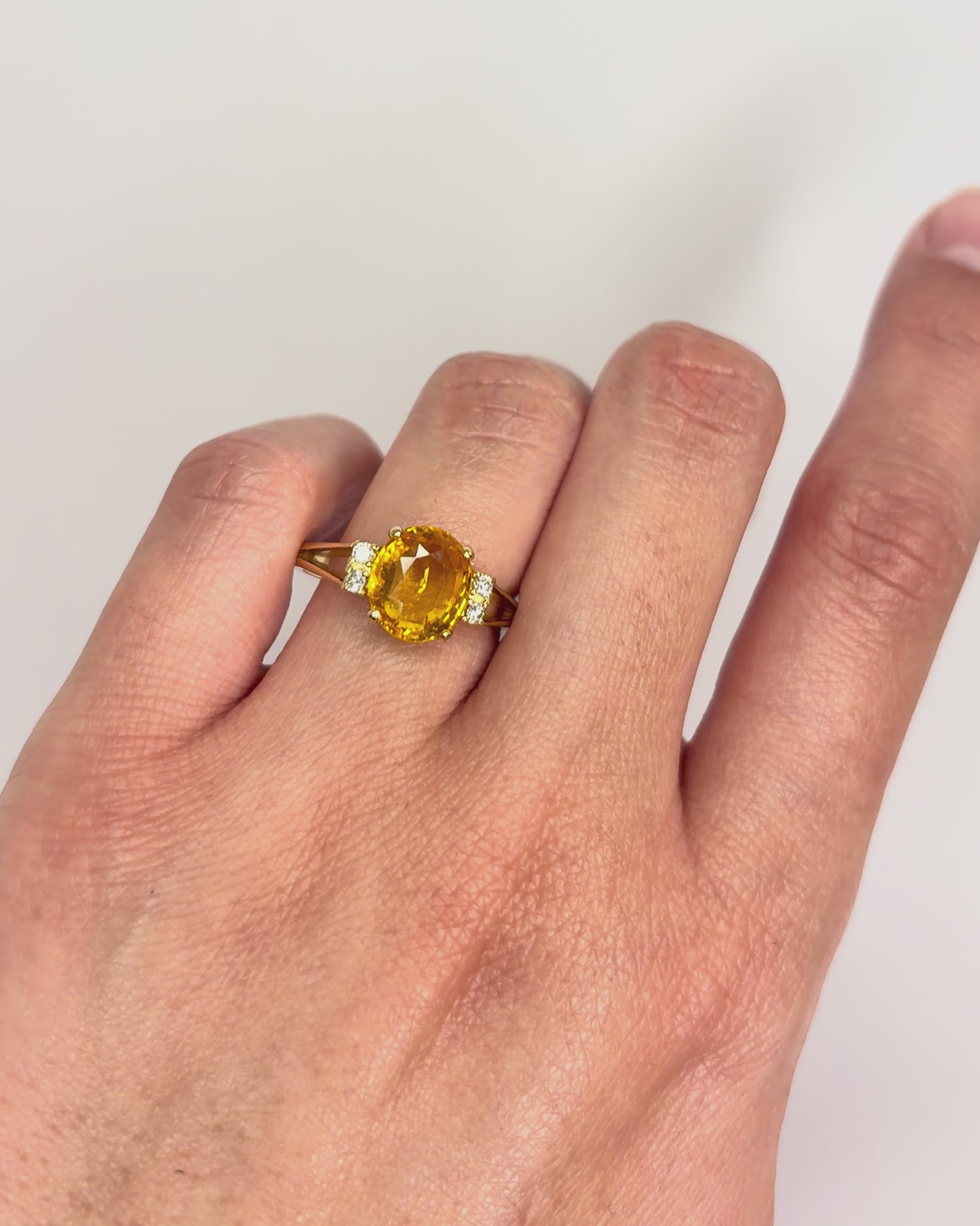 Yellow Sapphire Trilogy Ring 3 carats &amp; Diamonds "Léda"