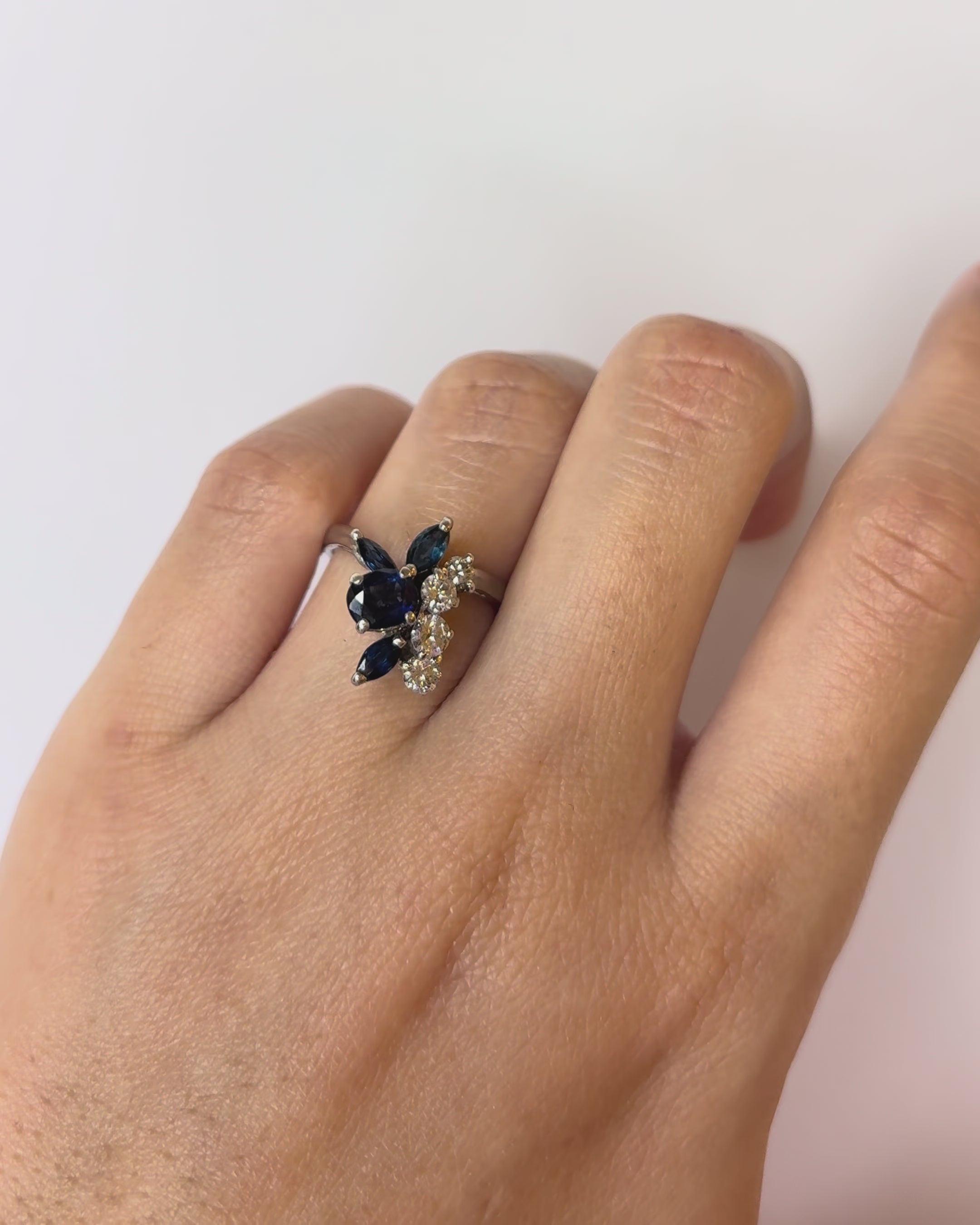 Bague Fleur Déstructurée Saphirs 1 carat &amp; Diamants 0.45 carat &quot;May&quot;