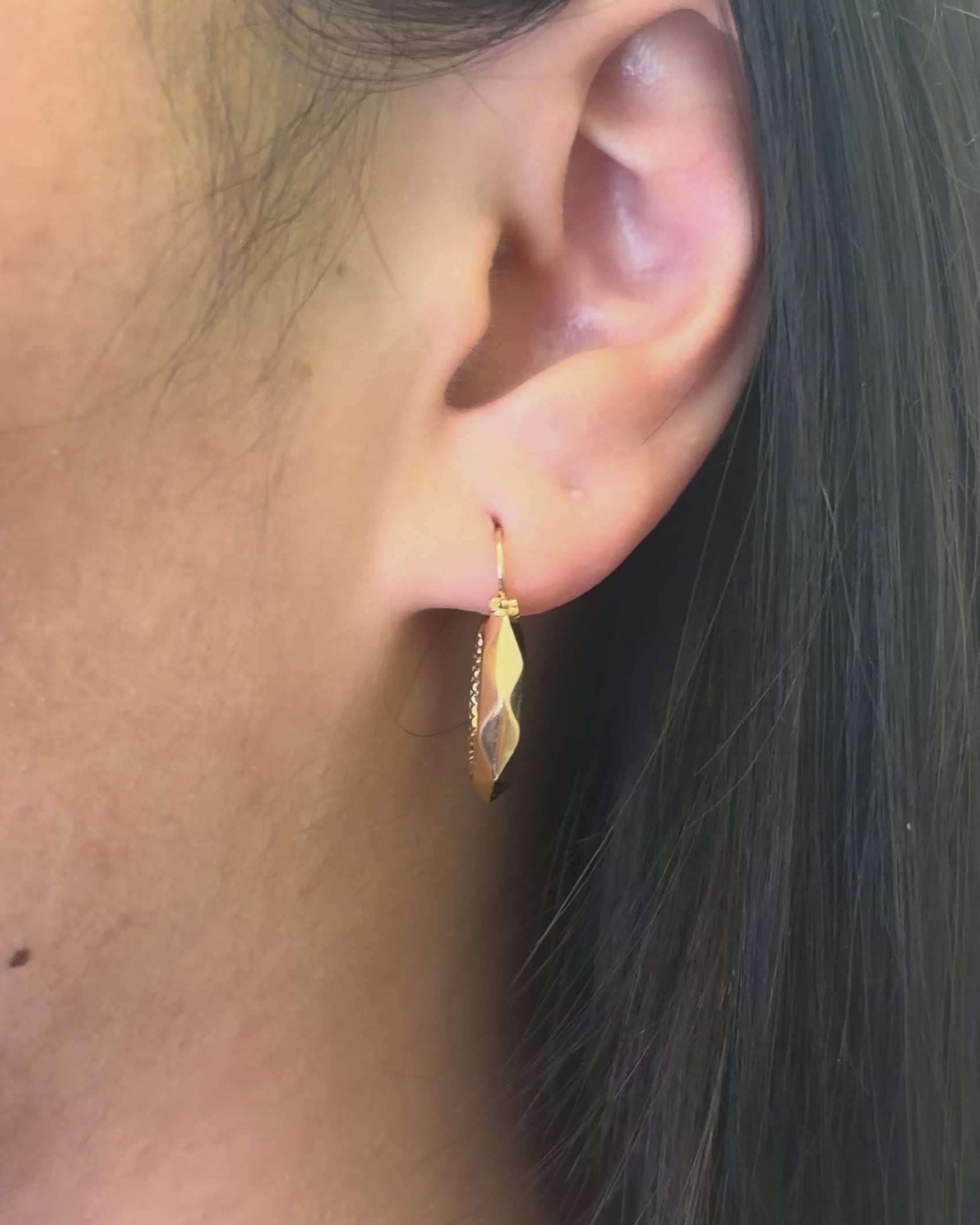 18-Carat Yellow Gold Hoop Earrings "Johanna"