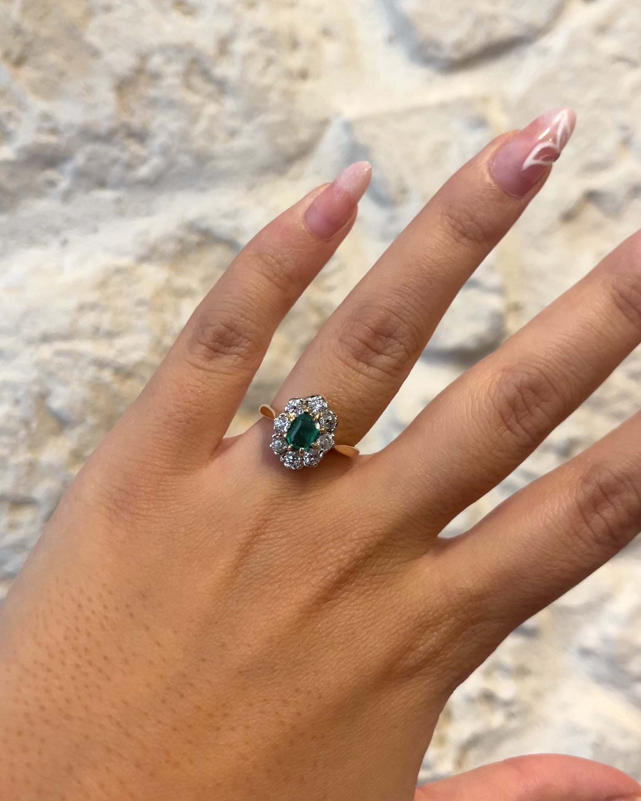 Bague Marguerite Émeraude &amp; Diamants "Roxanne"