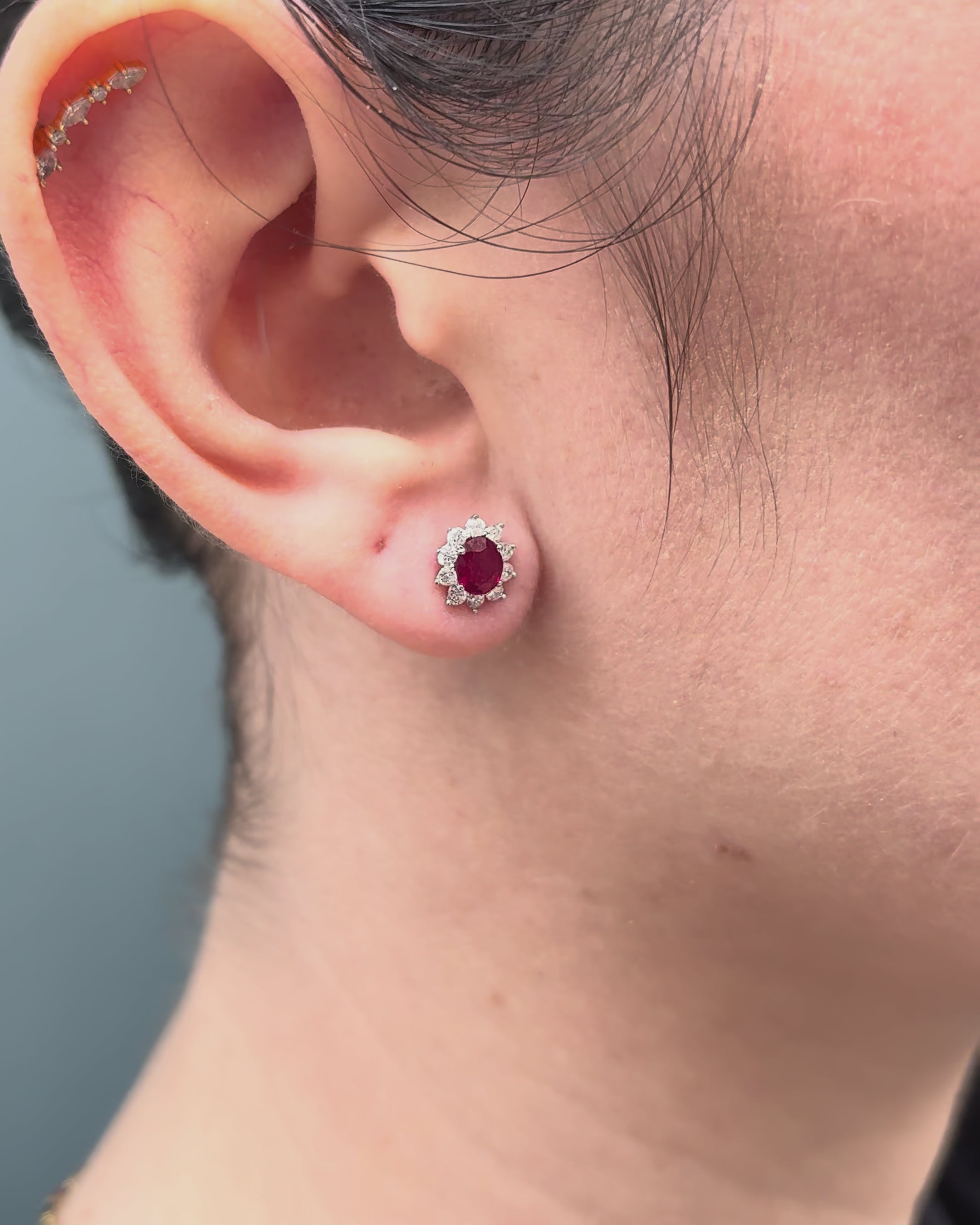 Pendientes de botón Margarita Rubí y 20 Diamantes "Elaïa"