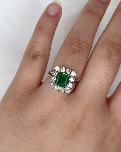 Emerald Daisy Ring 1.35 carat, Diamonds 1.20 carat &amp; Gold 5.01g "Capucine"
