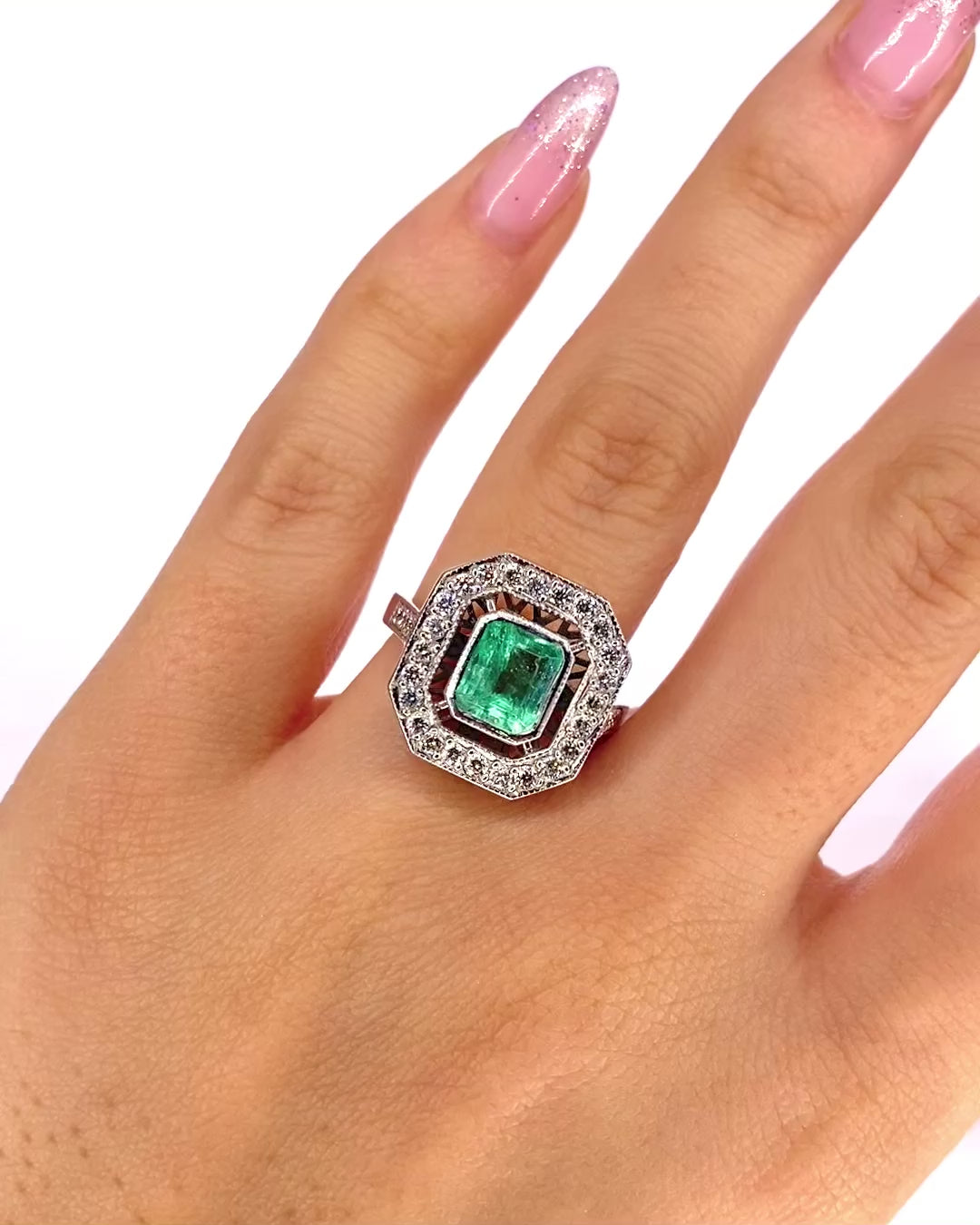 Art Deco Style Ring Emerald 1.50 carat, Diamonds 0.68 carat &amp; Gold 7.72g "Alaïa"