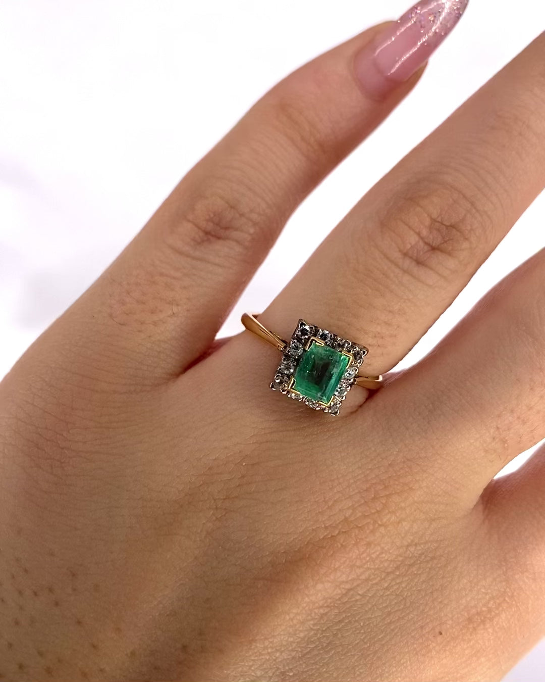 Bague Marguerite Émeraude 1 carat &amp; Diamants "Isabelle"