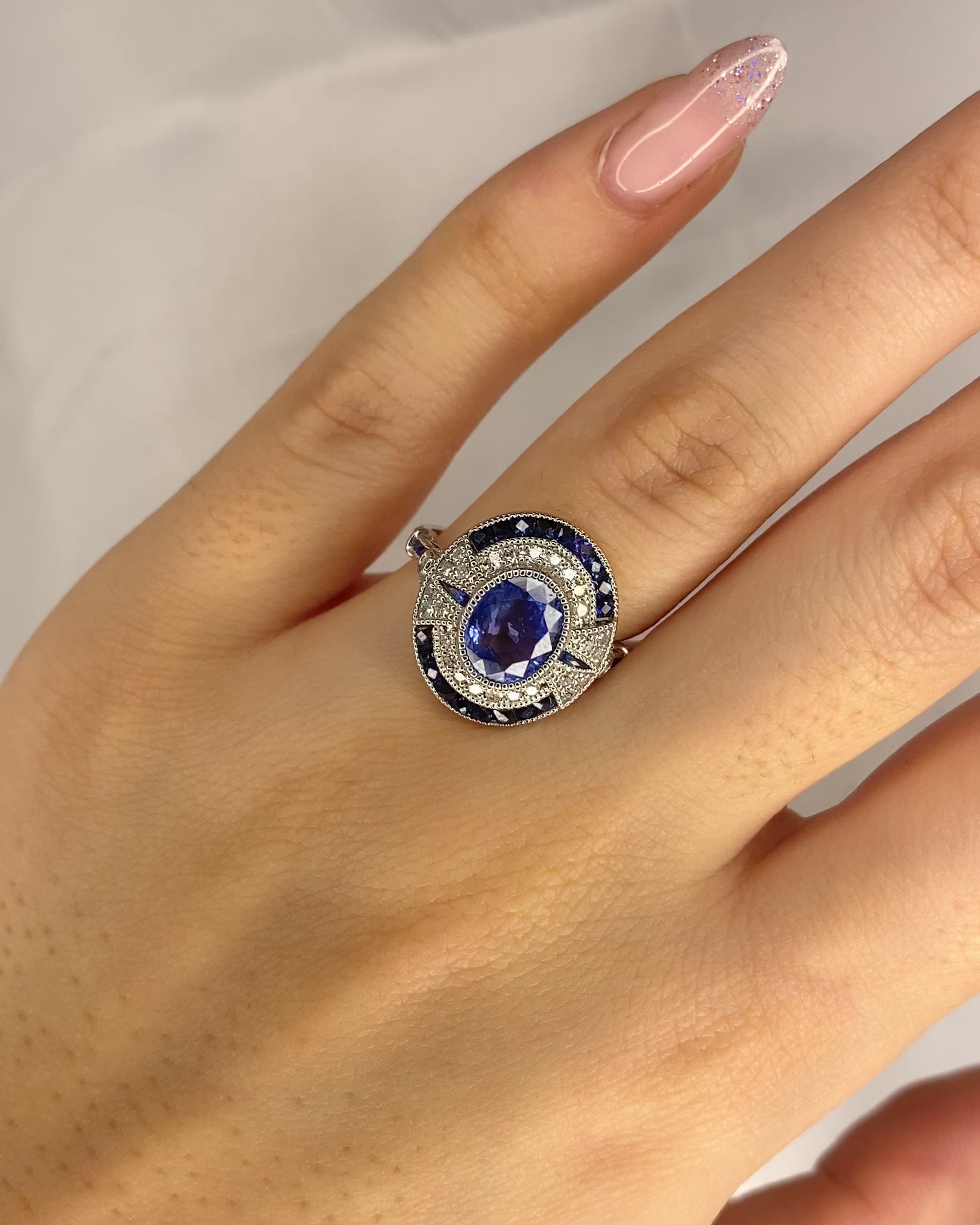 Anillo estilo Art Déco zafiros 2,48 quilates y diamantes "Noa"