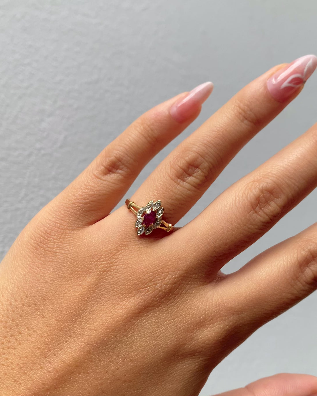 Bague Marguerite Rubis 0.25 carat &amp; Diamants &quot;Rose&quot;
