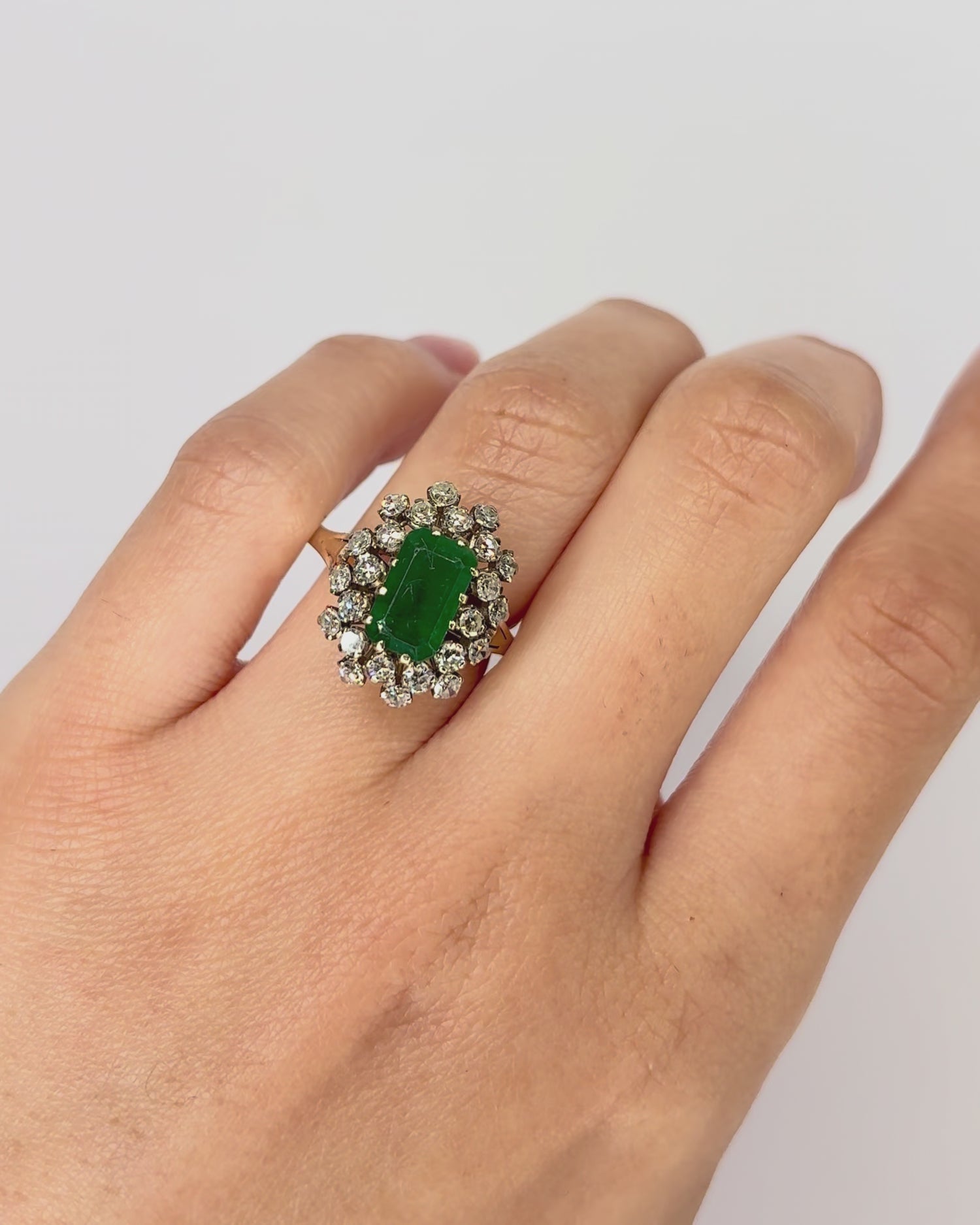 Bague Marguerite Émeraude 1.46 carat &amp; Diamants 1 carat "Elenni"