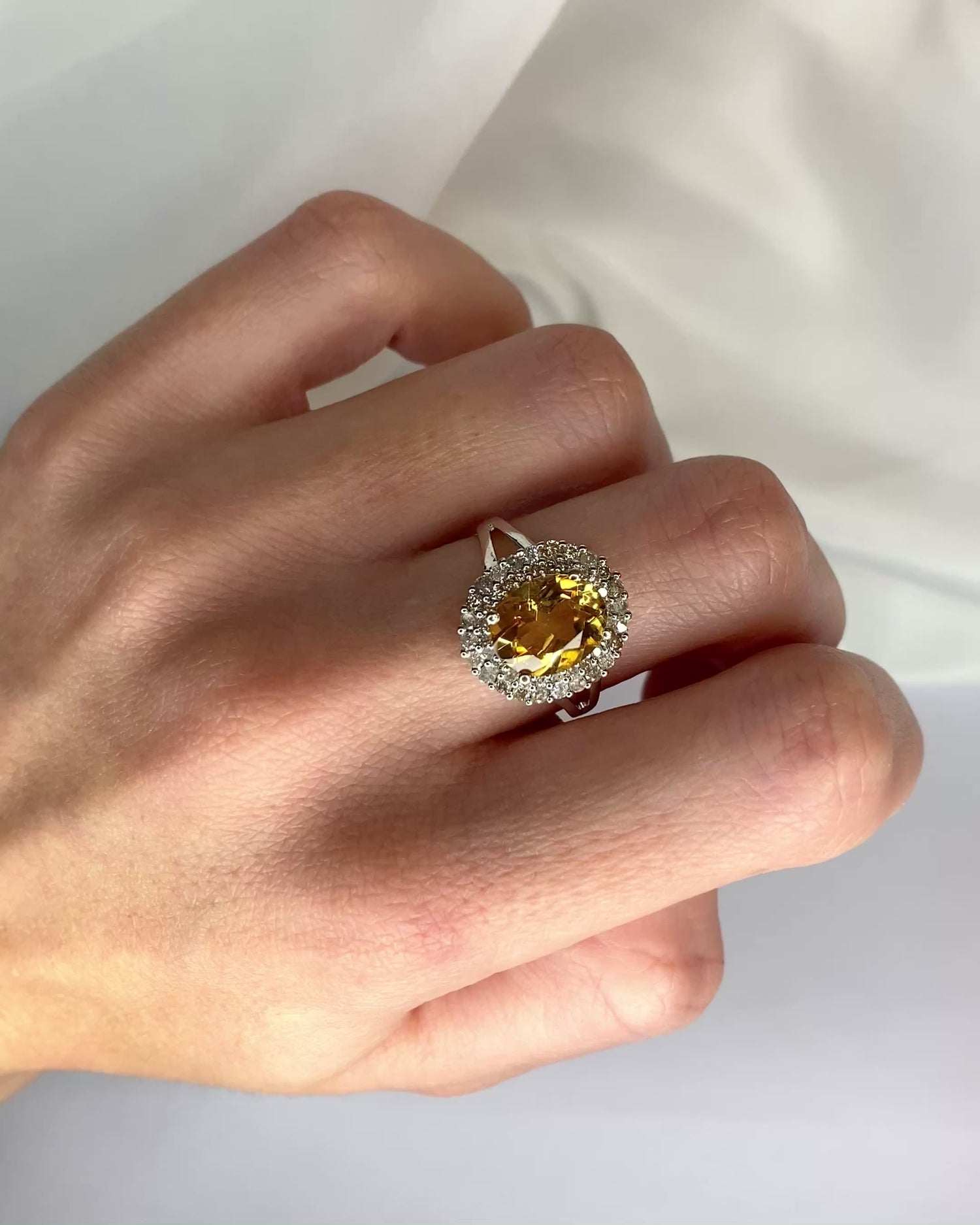 Daisy Citrine Ring 2.84 Carats &amp; 48 Diamonds "Sol"