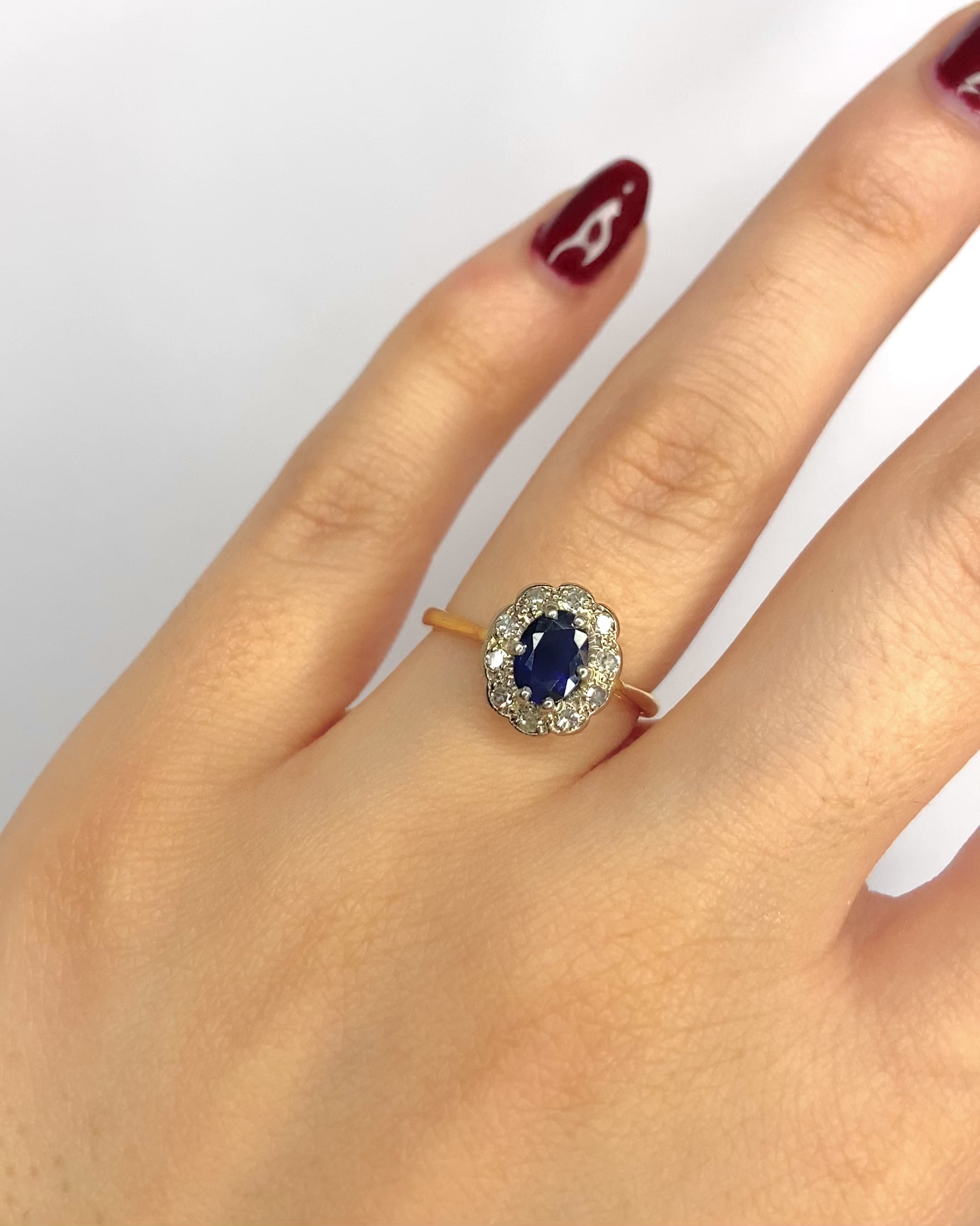 Bague Marguerite Saphir 0.70 carat &amp; 10 Diamants "Alexia"