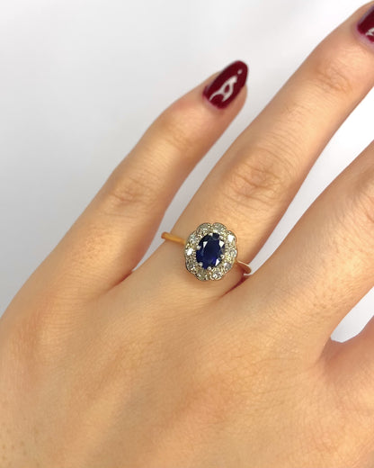 Bague Marguerite Saphir 0.70 carat &amp; 10 Diamants "Alexia"
