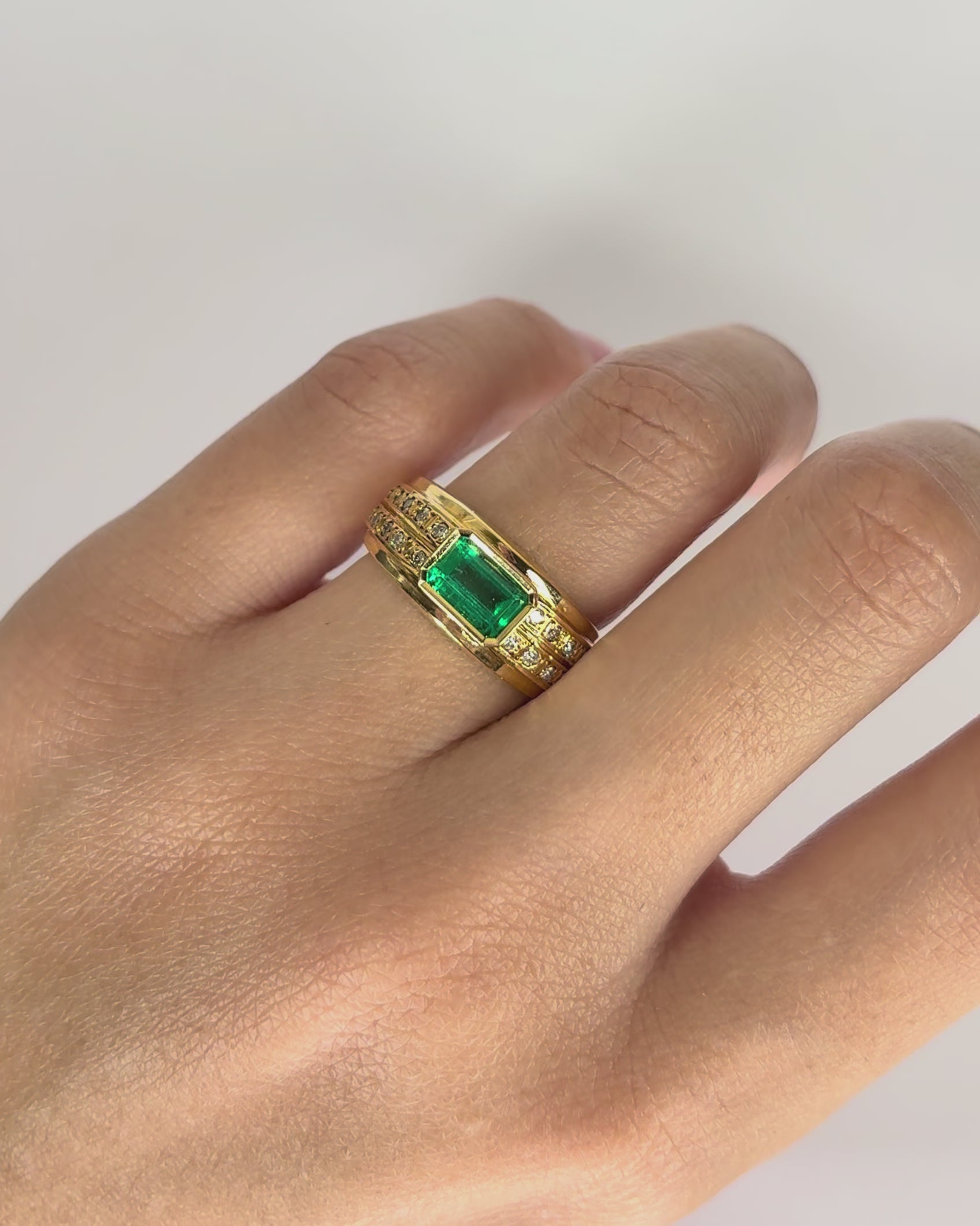 Bague Jonc Émeraude 1 ct &amp; 20 Diamants "Sérena"