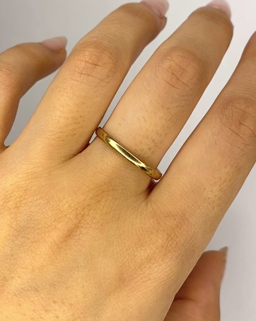 18-Carat Yellow Gold 2mm "Domi" Wedding Band