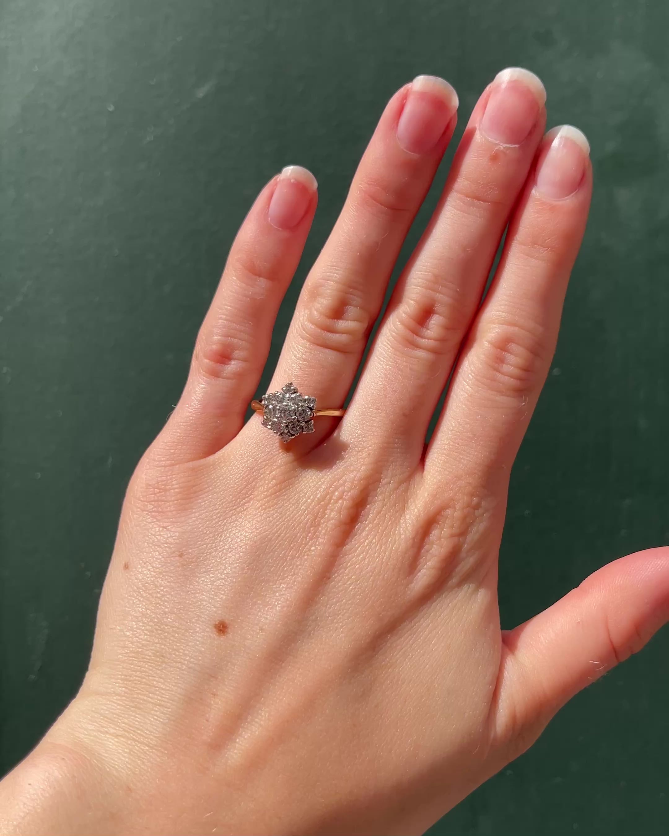 Anillo Flor Diamantes 0.57 quilates "Princille"