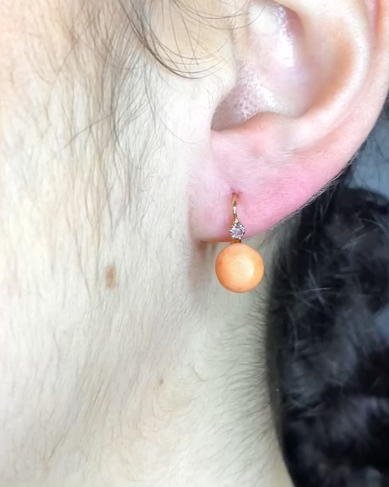 Pendientes Dormilones Coral y Diamantes "Wilona"