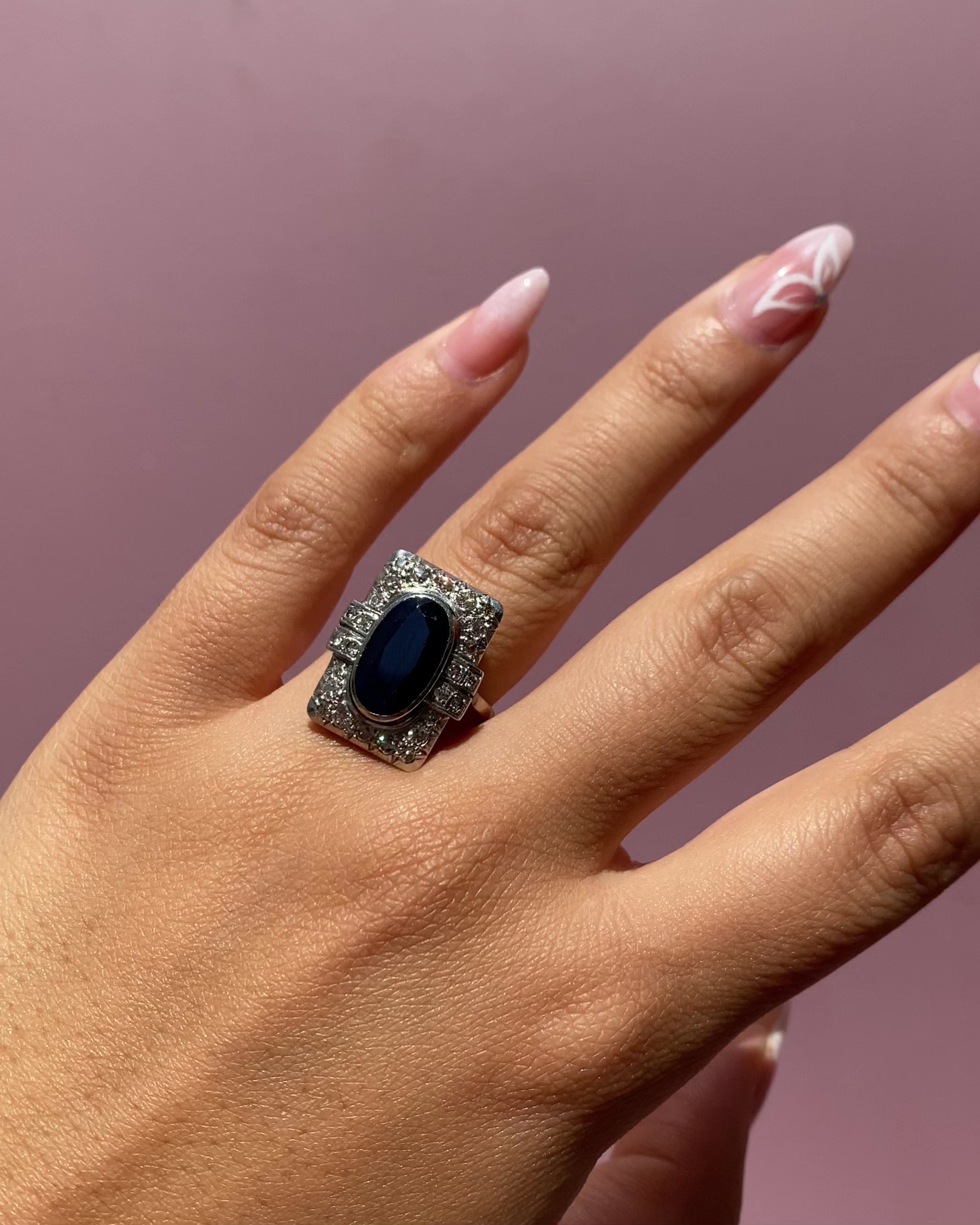 Bague Style Art-déco Saphir 2.50 carats &amp; Diamants "Éloïse"