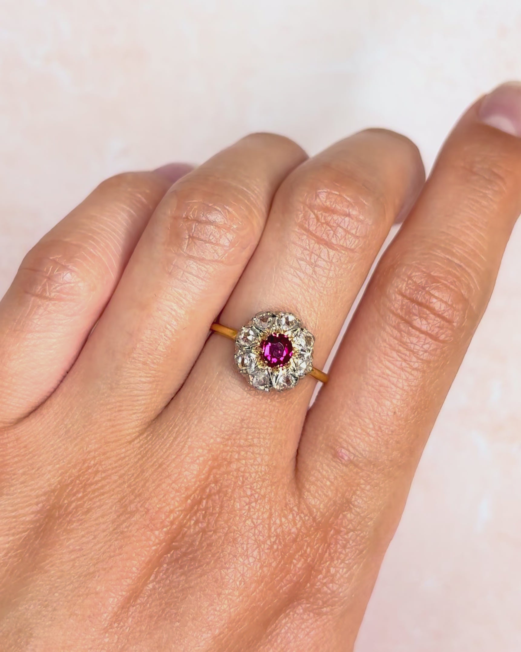 Bague Marguerite Rubis 0.45 carat &amp; Diamants 0.30 carat "Anais"