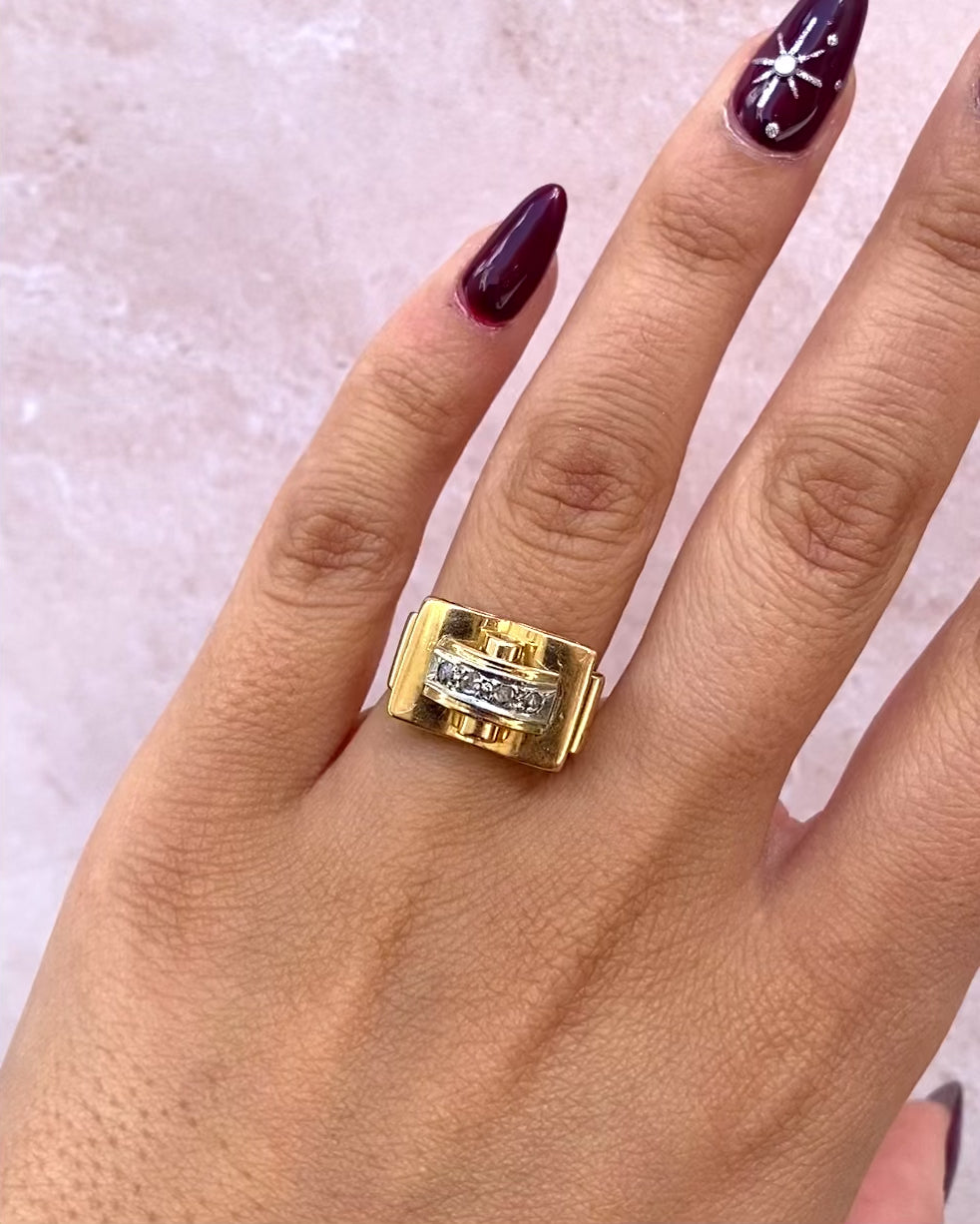 Anillo Tank Diamantes y Oro 4.63g "Danaë"