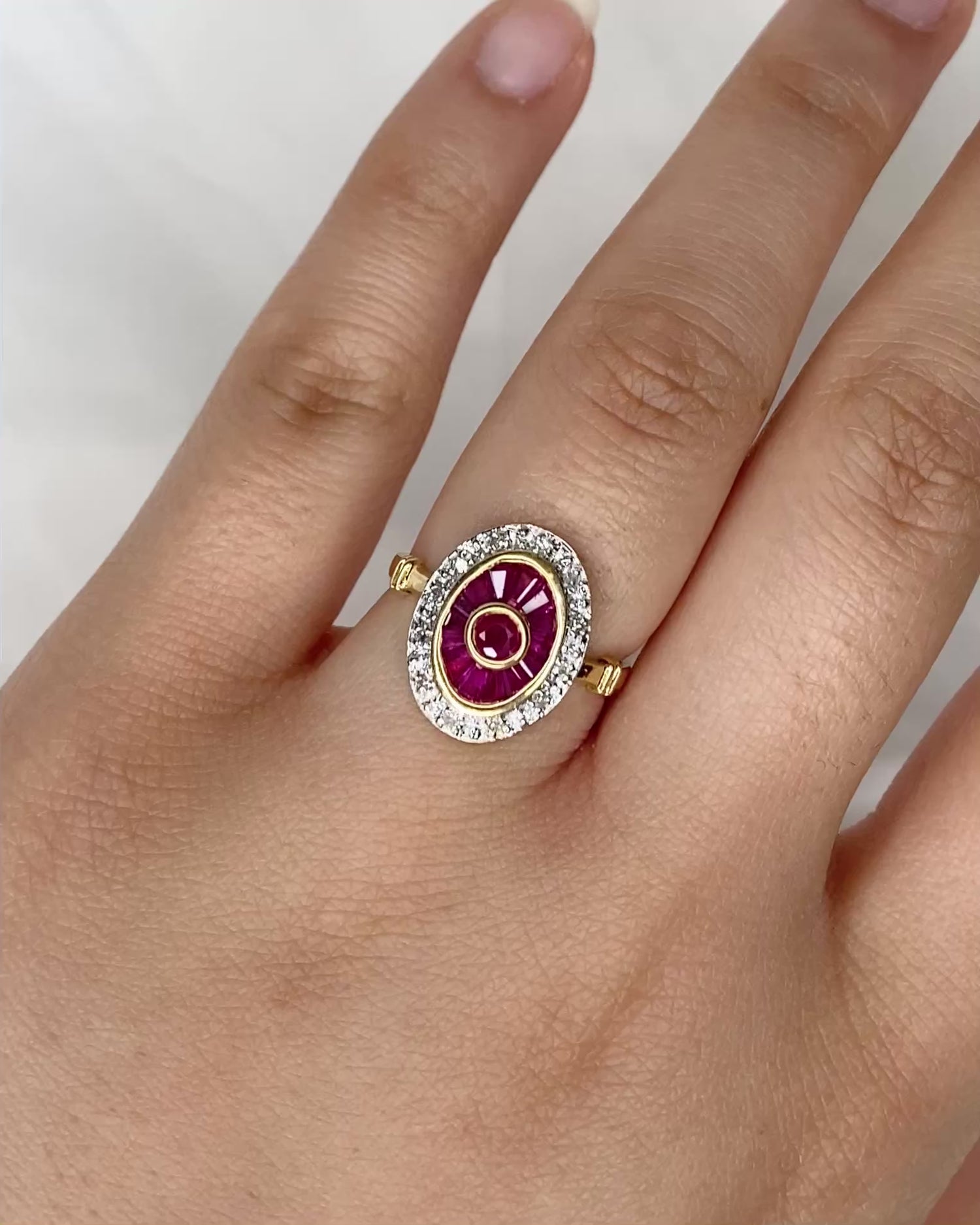 Bague style Art-déco Rubis &amp; Diamants "Fiona"