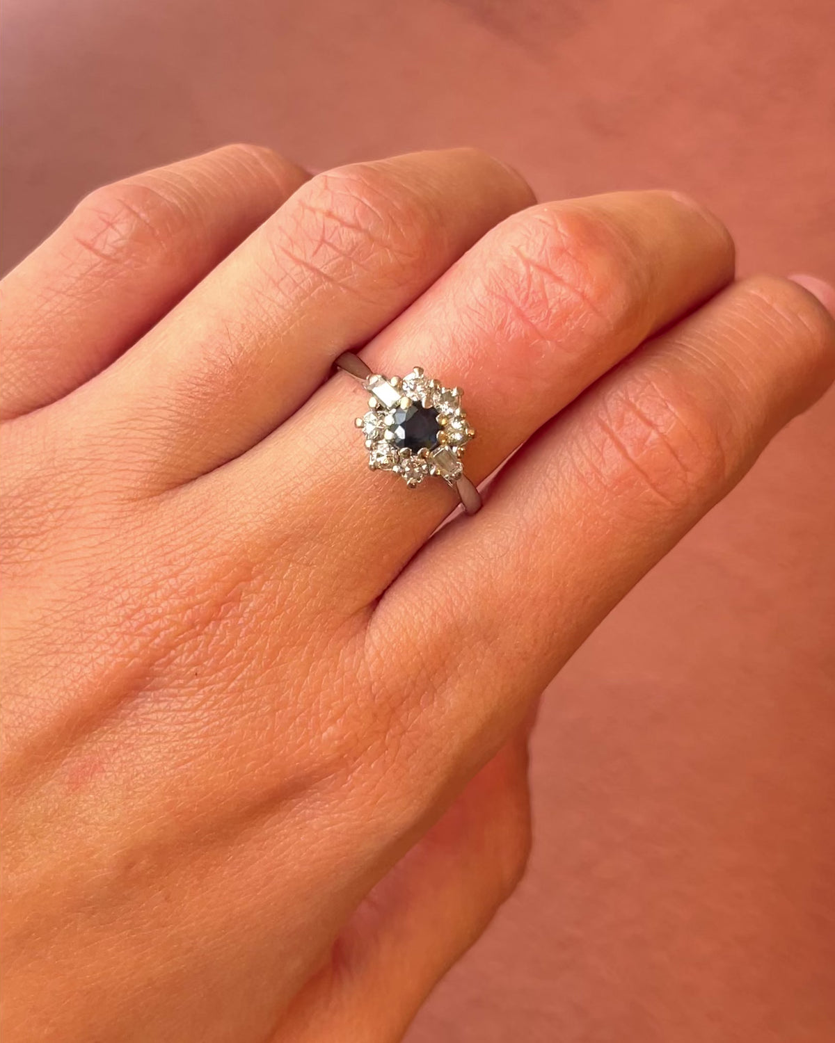 Marguerite Sapphire &amp; Diamond Ring 0.26 carat "Mina"