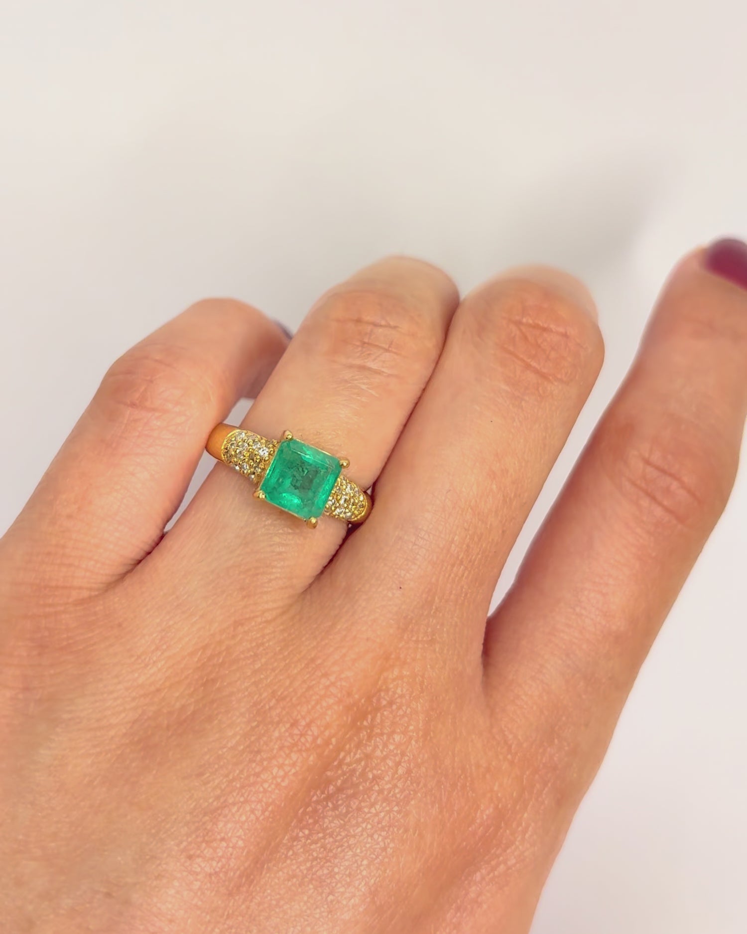 Bague Jonc Émeraude 1.25 carat &amp; Diamants 0.20 carat "Mélissa"