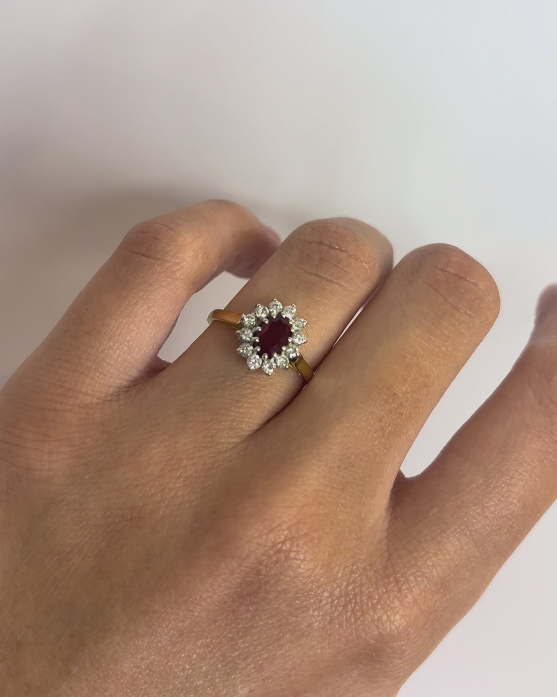 Bague Marguerite Rubis 0.66 carat &amp; Diamants 0.36 carat &quot;Rumi&quot;