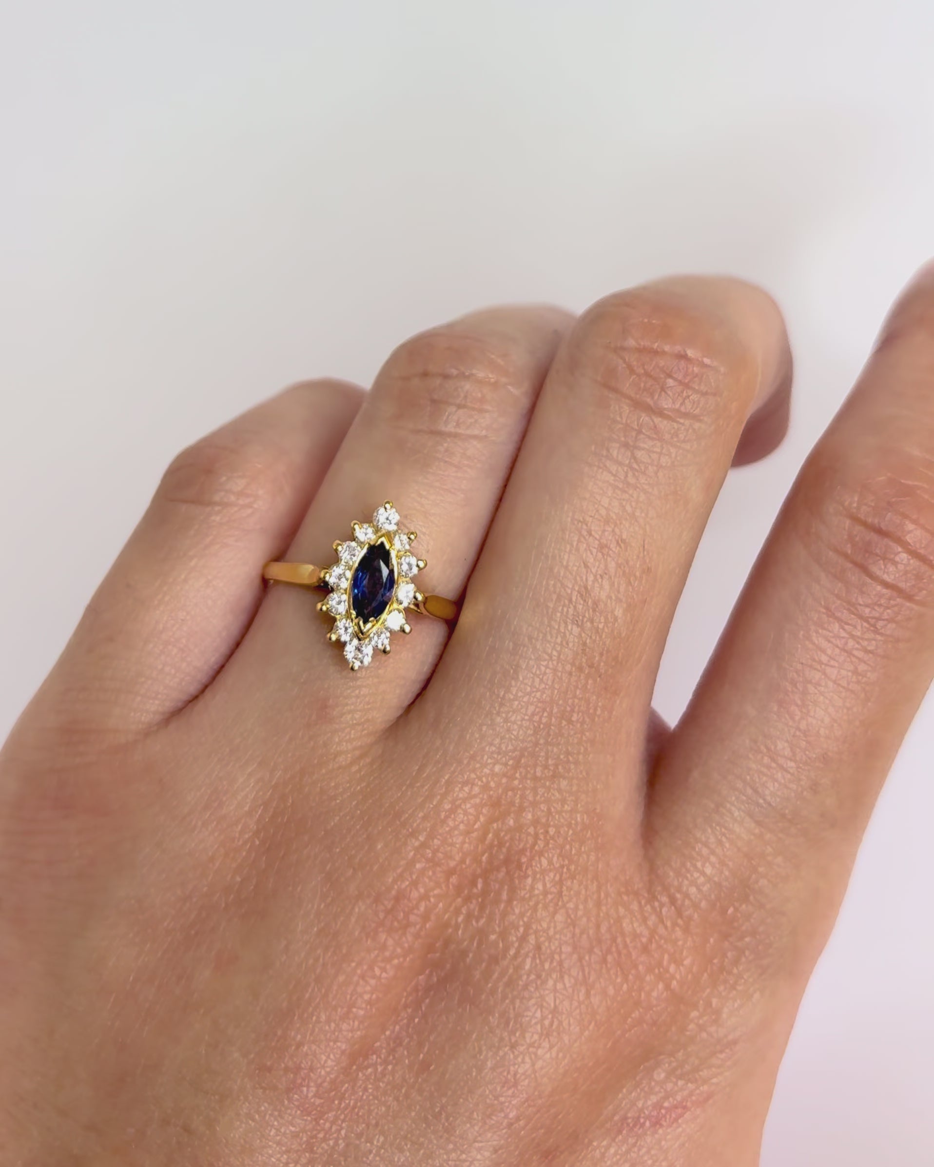 Bague Marguerite Saphir Marquise 0.30 carat &amp; Diamants "Siloé"