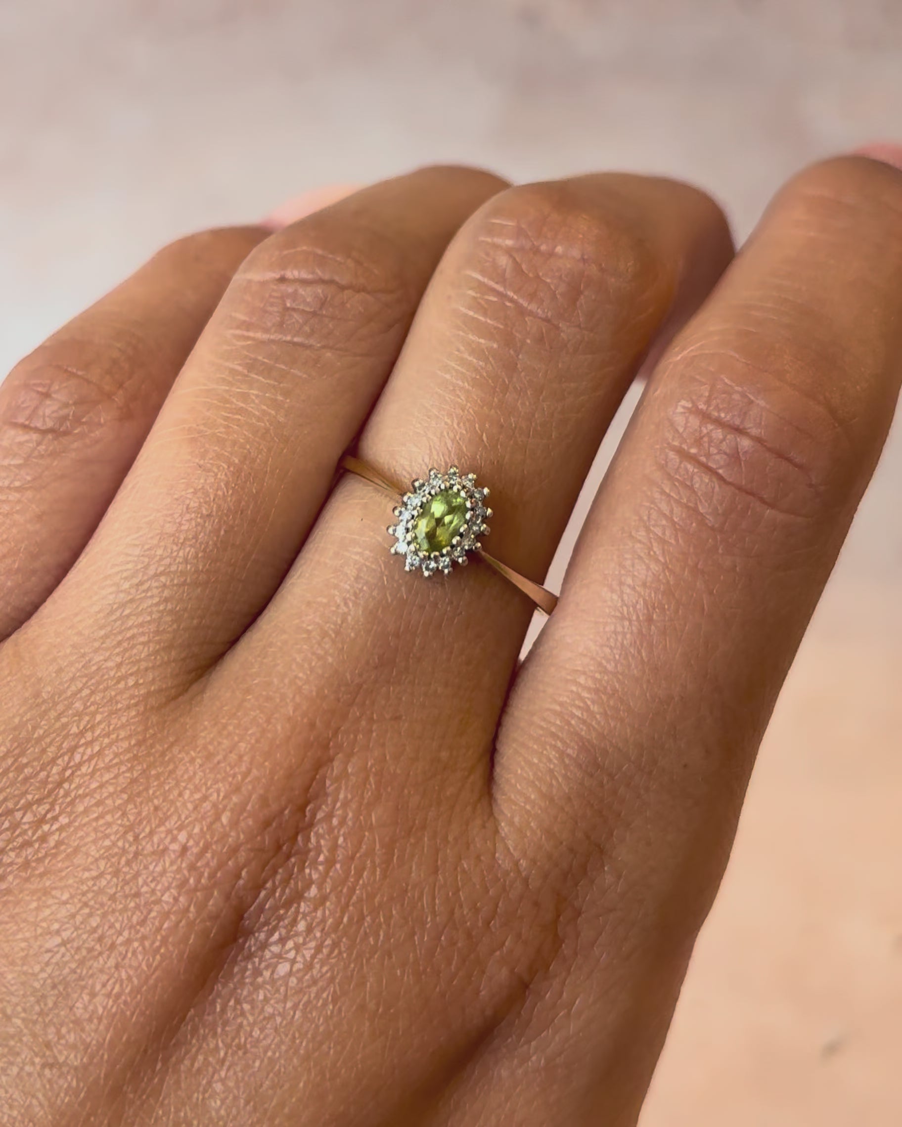 Anillo Margarita Peridoto y Diamantes "Tamara"