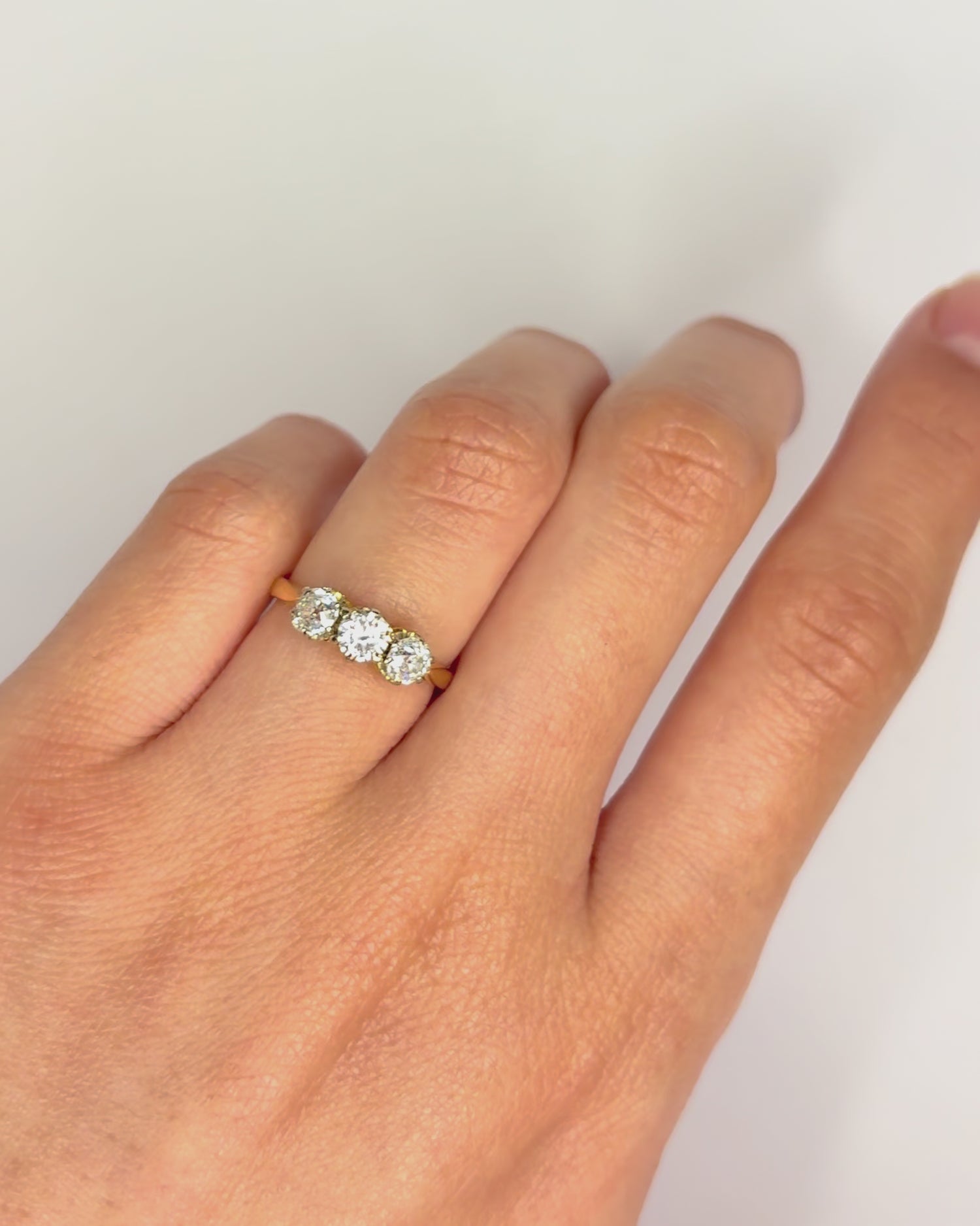 Anillo Trilogía Diamantes 0,70 quilates "Vanessa"