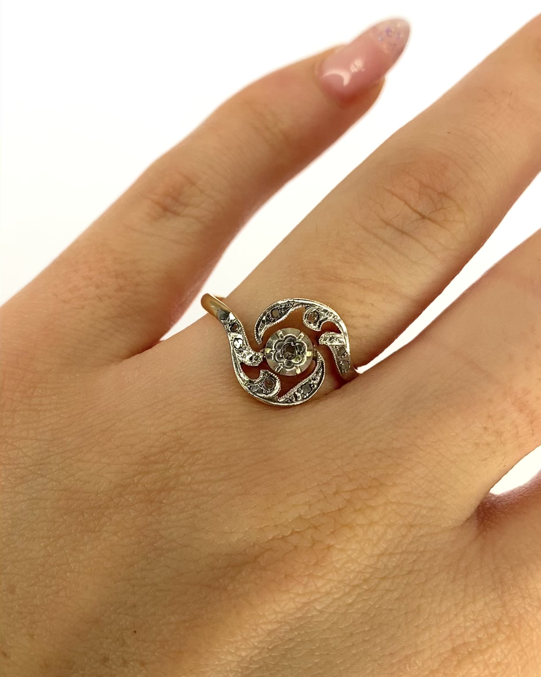 Bague Tourbillon Style Art Nouveau Diamants "Lola"