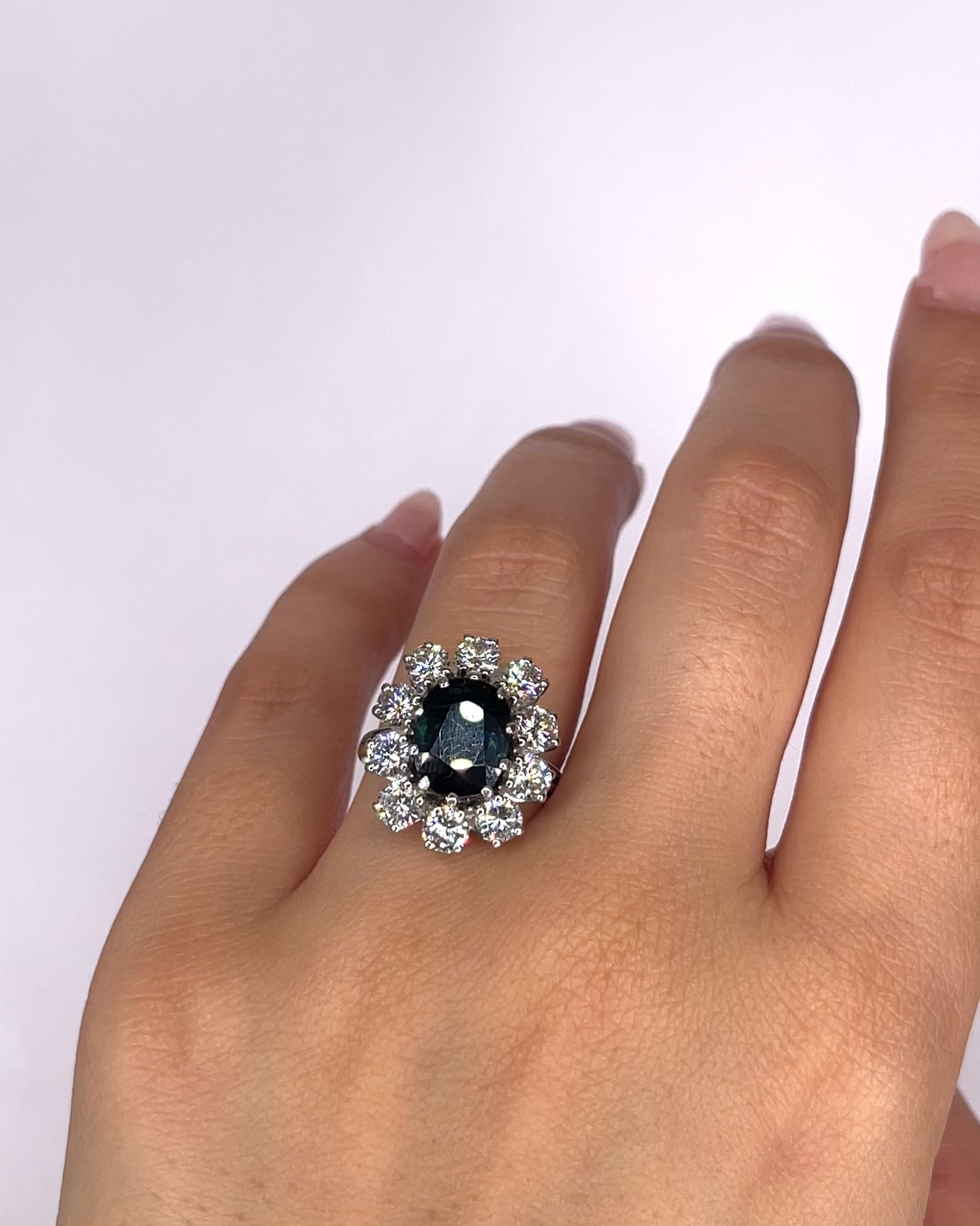 Bague Marguerite Saphir 3.10 carats, Diamants 2 carats &amp; Or 6.2g "Aurélia"