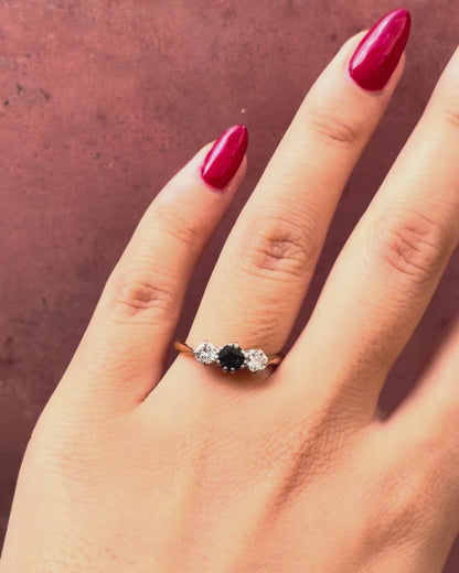 Bague Trilogie Saphir 0.66 carat &amp; Diamants 0.40 carat "Sybille"
