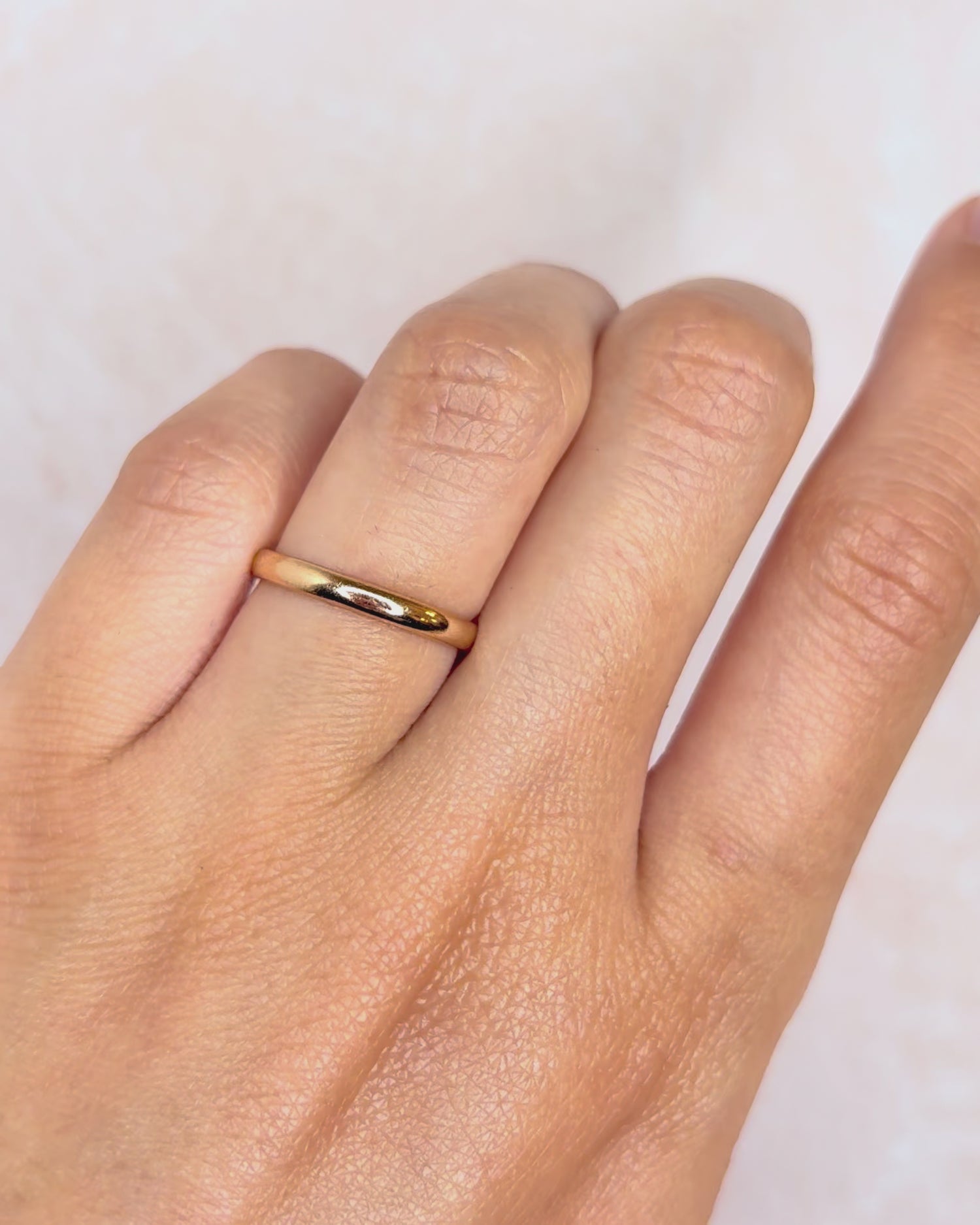 Alianza Oro Amarillo 18 quilates 2,3 mm "Loeva"