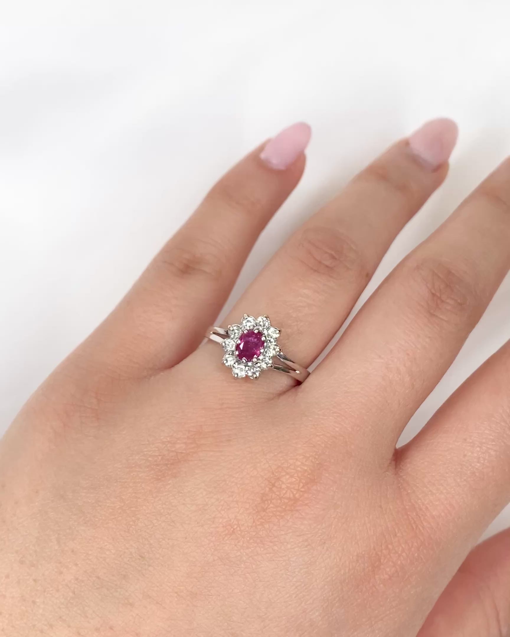 Bague Marguerite Rubis 0.55 carat &amp; Diamants 0.30 carat "Adeline"