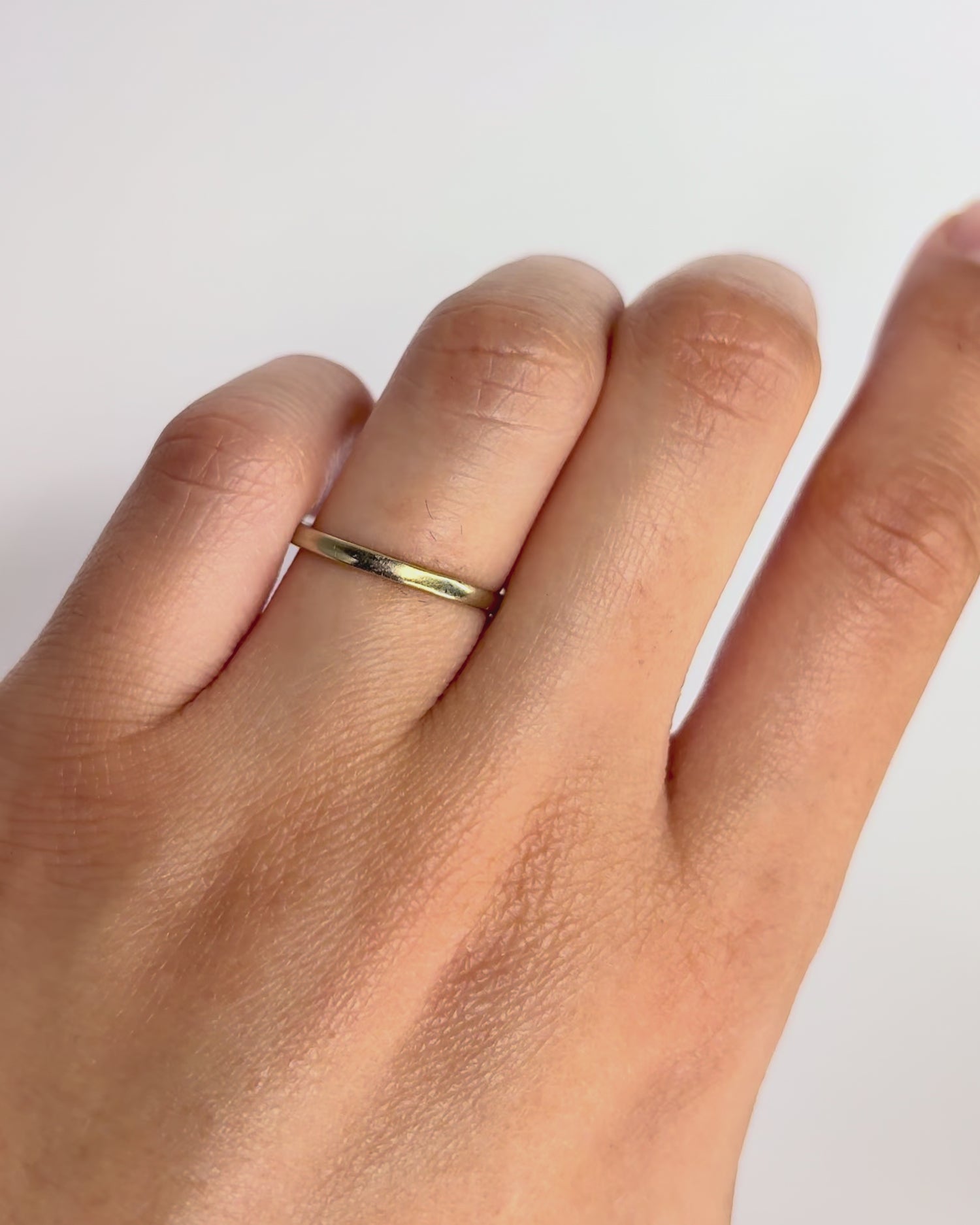 Alliance Or Gris 18 carats 2mm "Tina"