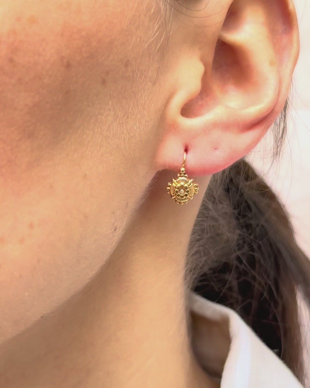 Pendientes Dormilones con Perlas "Cassi"