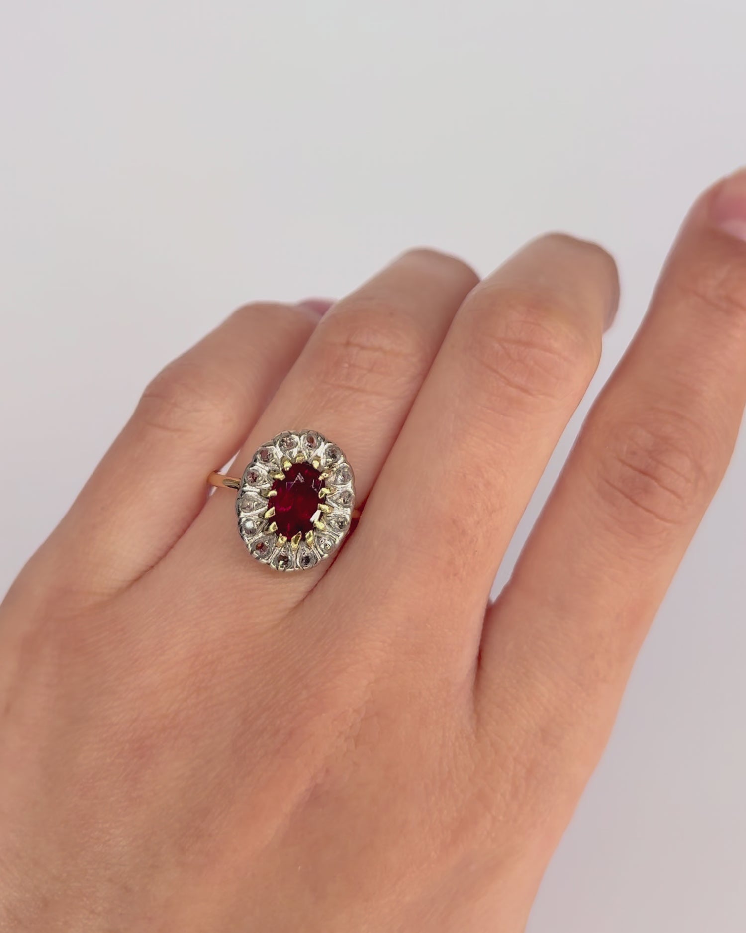 Daisy Ring Pink Tourmaline 1.10 carat &amp; Diamonds "Nirina"