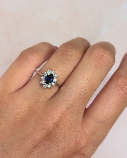 Marguerite Ring Sapphire &amp; Diamonds 0.40 carat "Charlize"