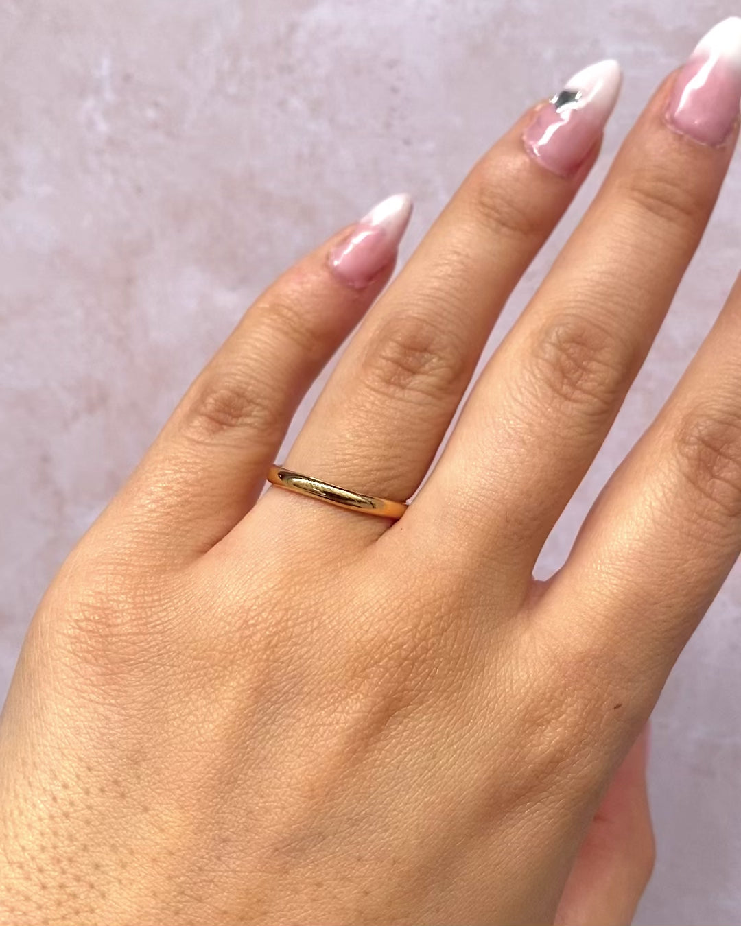 18-Carat Yellow Gold Wedding Band "Noélie"