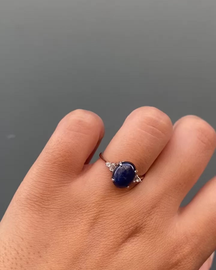 Bague Trilogie Saphir Cabochon 4 carats &amp; Diamants "Meige"