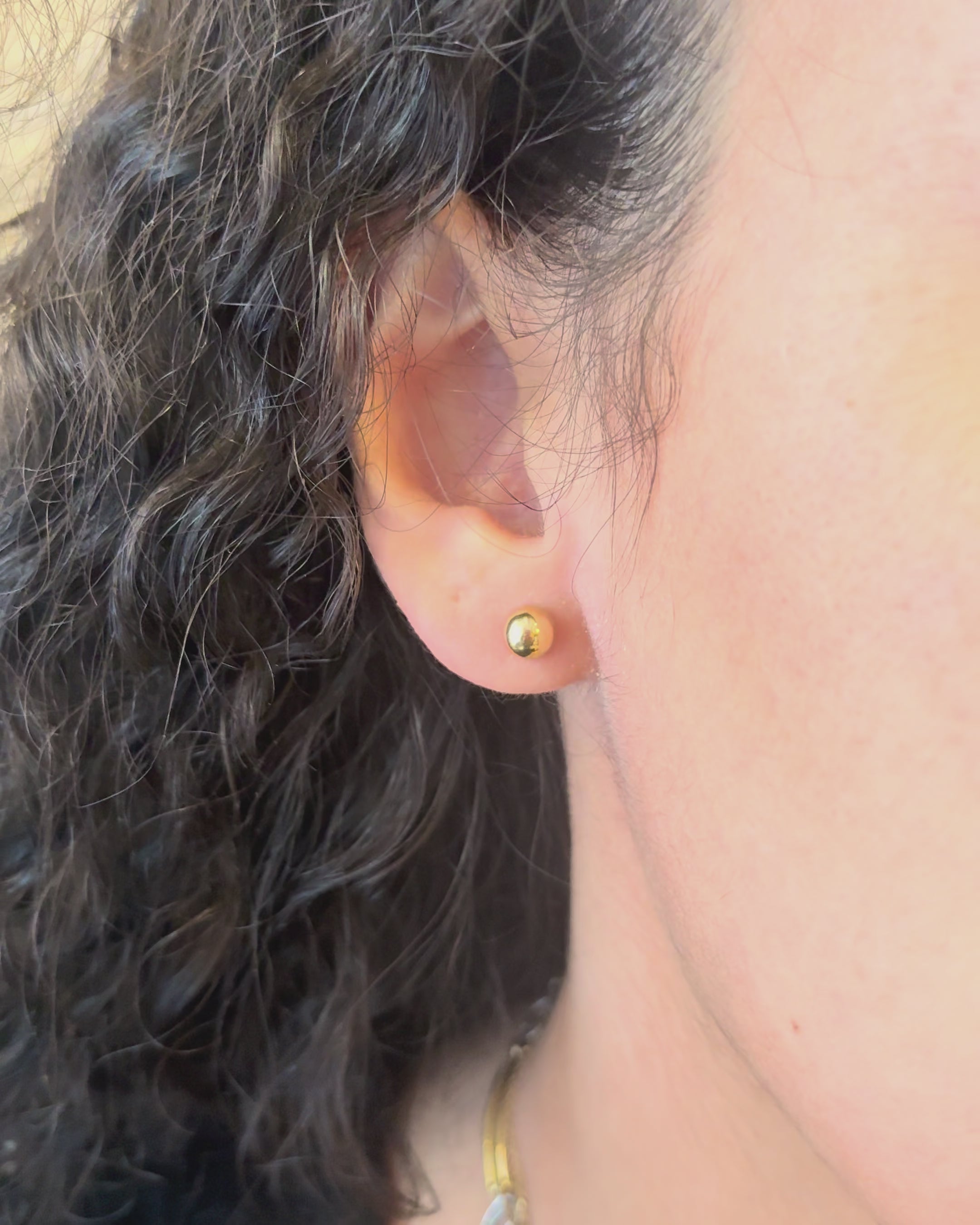 Yellow Gold Stud Earrings "Véronika"