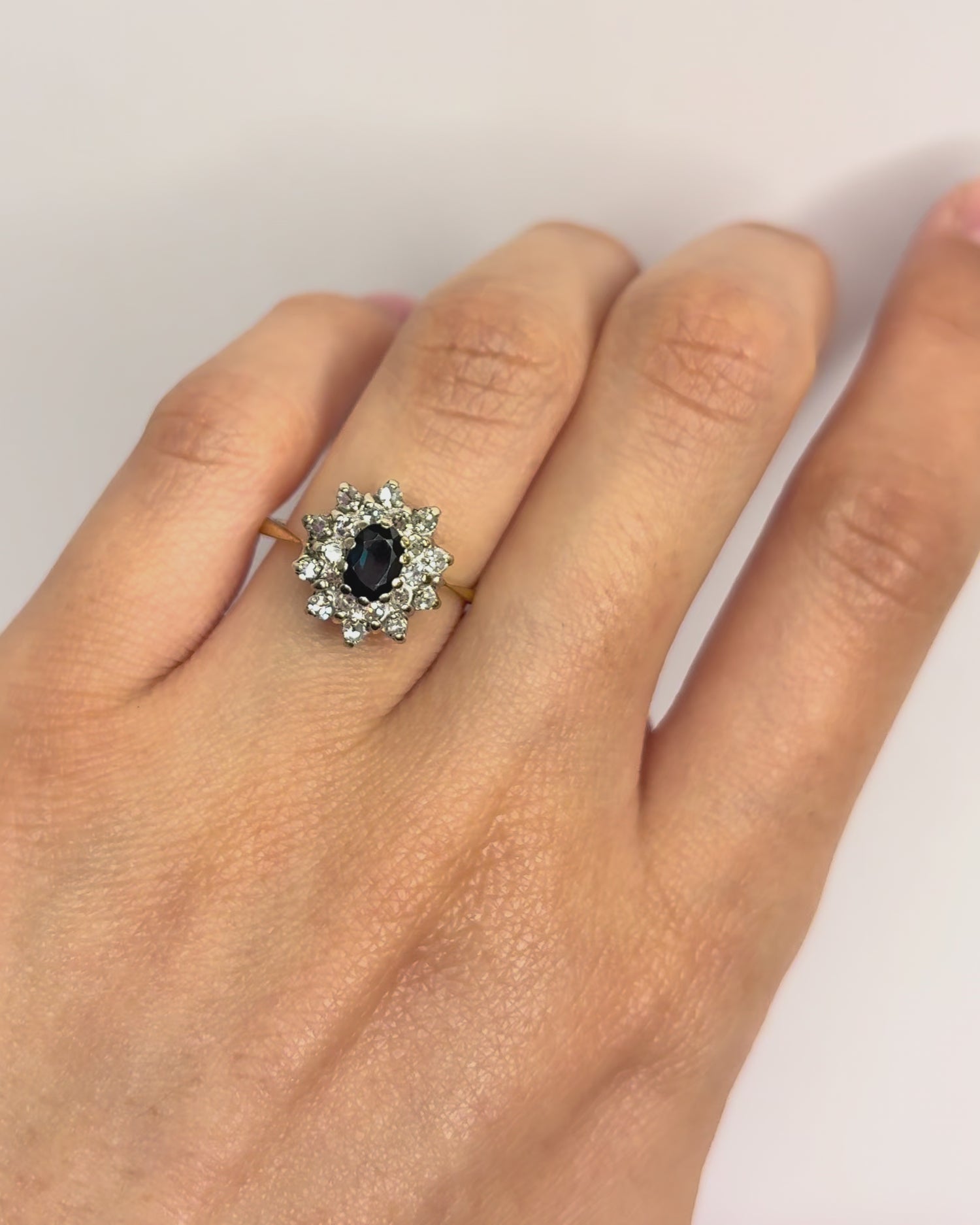 Bague Marguerite Saphir 0.56 carat &amp; Diamants "Olivia"
