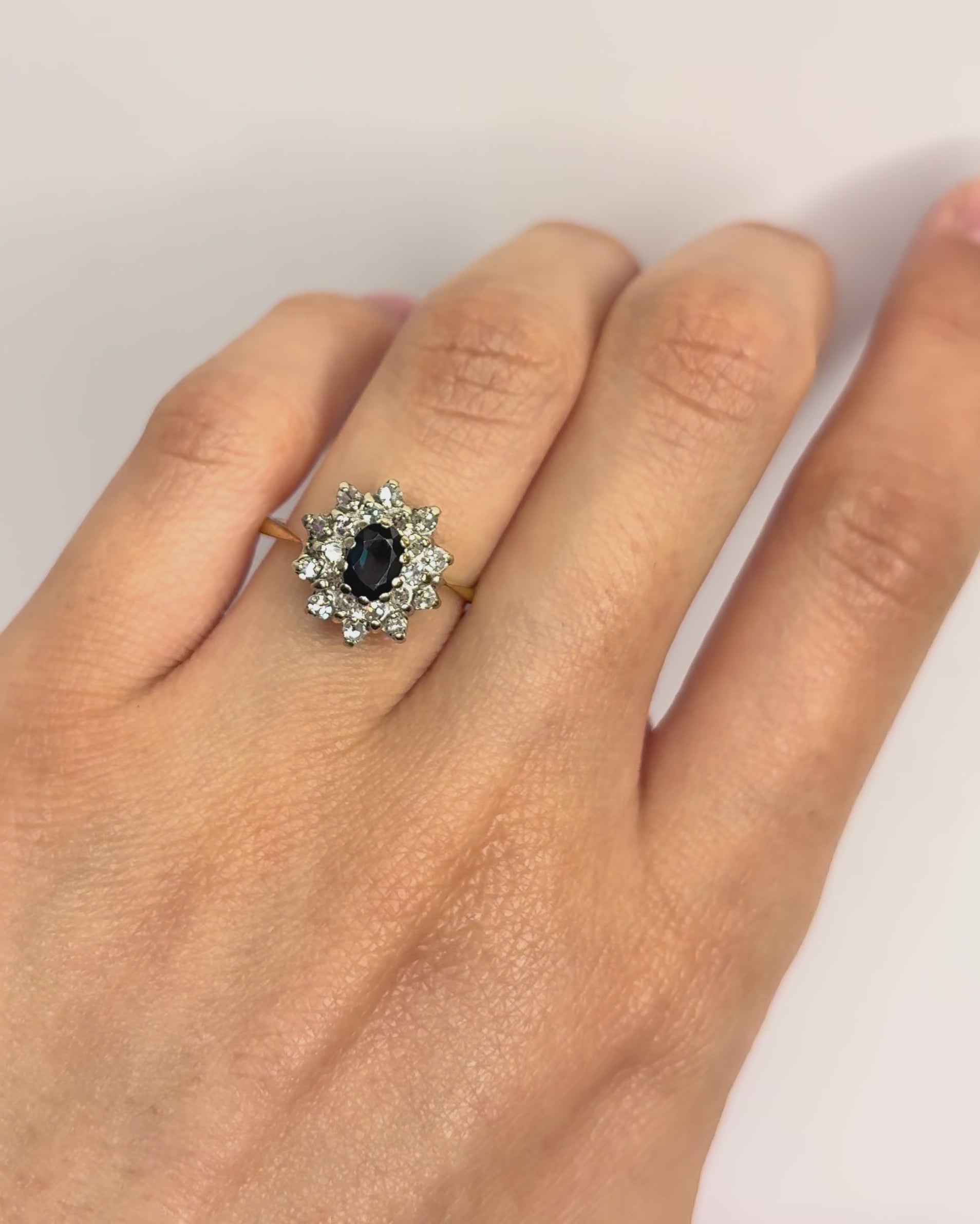 Bague Marguerite Saphir 0.56 carat &amp; Diamants "Olivia"