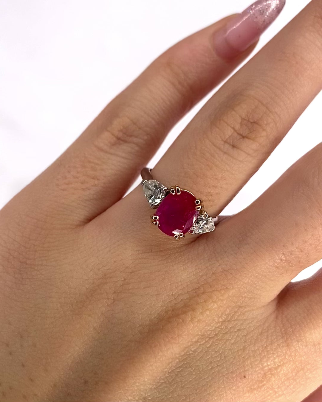 Bague Trilogie Rubis 2.37 carats &amp; Diamants 0.88 carat "Jeannette"